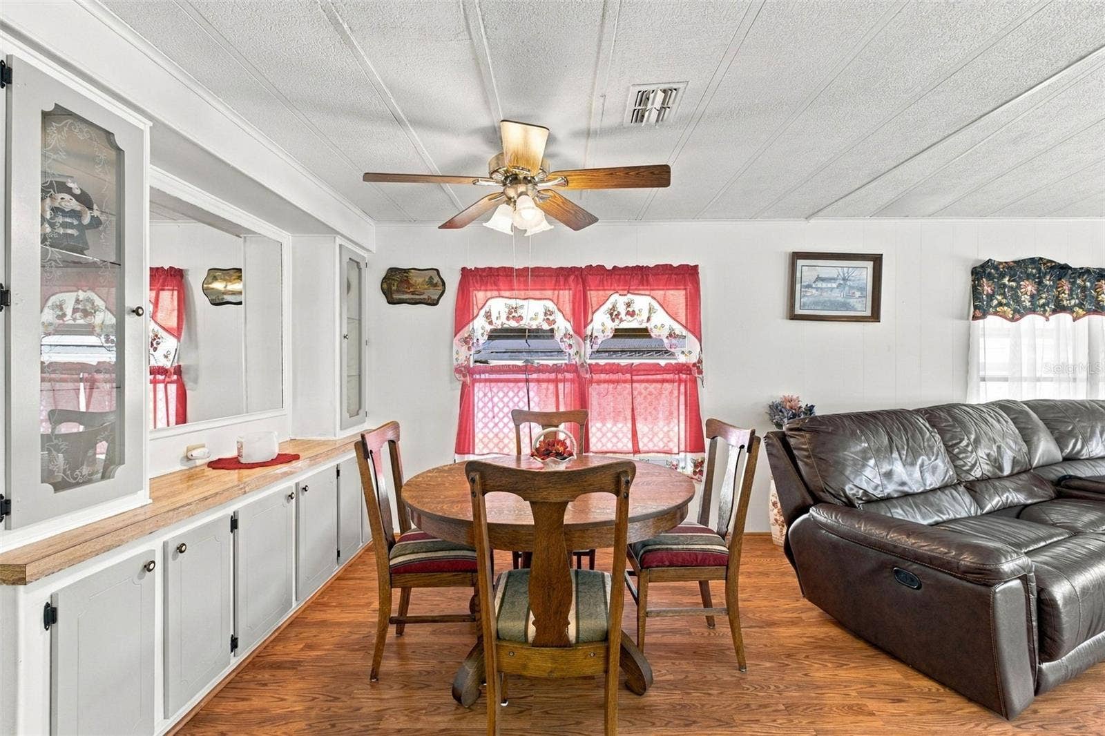 39353 SYCAMORE LANE, Zephyrhills, FL 33542 39353 SYCAMORE LANE, Zephyrhills, FL 33542