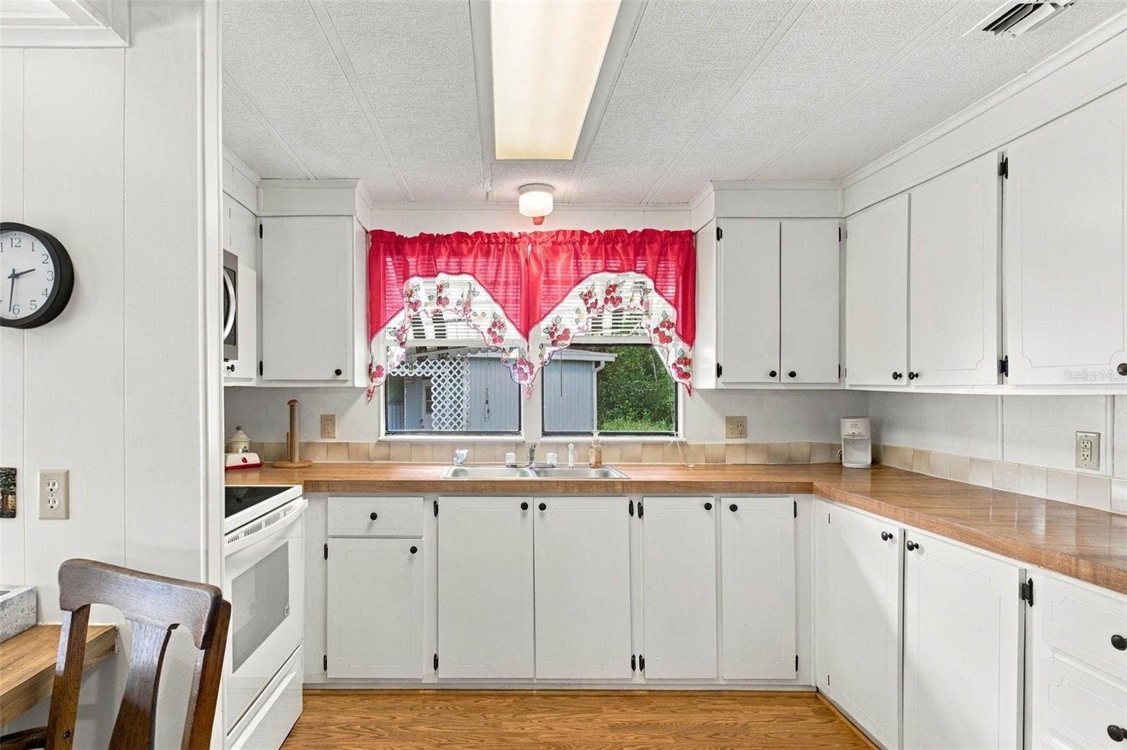 39353 SYCAMORE LANE, Zephyrhills, FL 33542 39353 SYCAMORE LANE, Zephyrhills, FL 33542