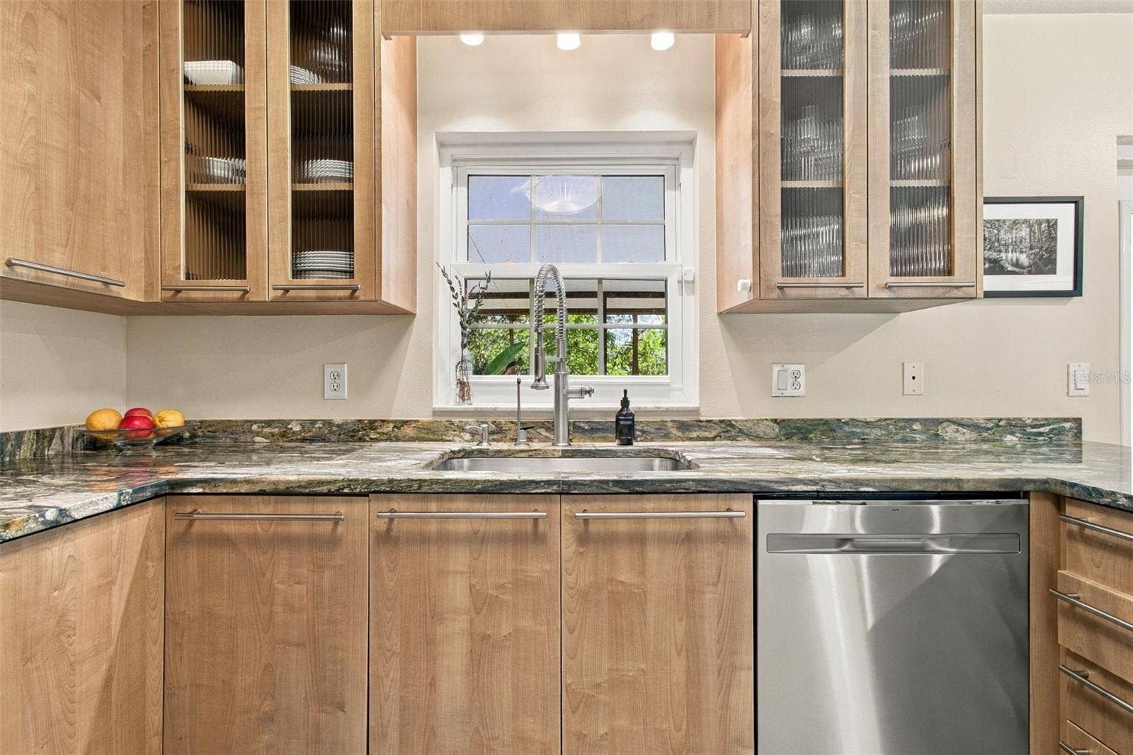 9450 ROBERTS ROAD, Odessa, FL 33556 Kitchen