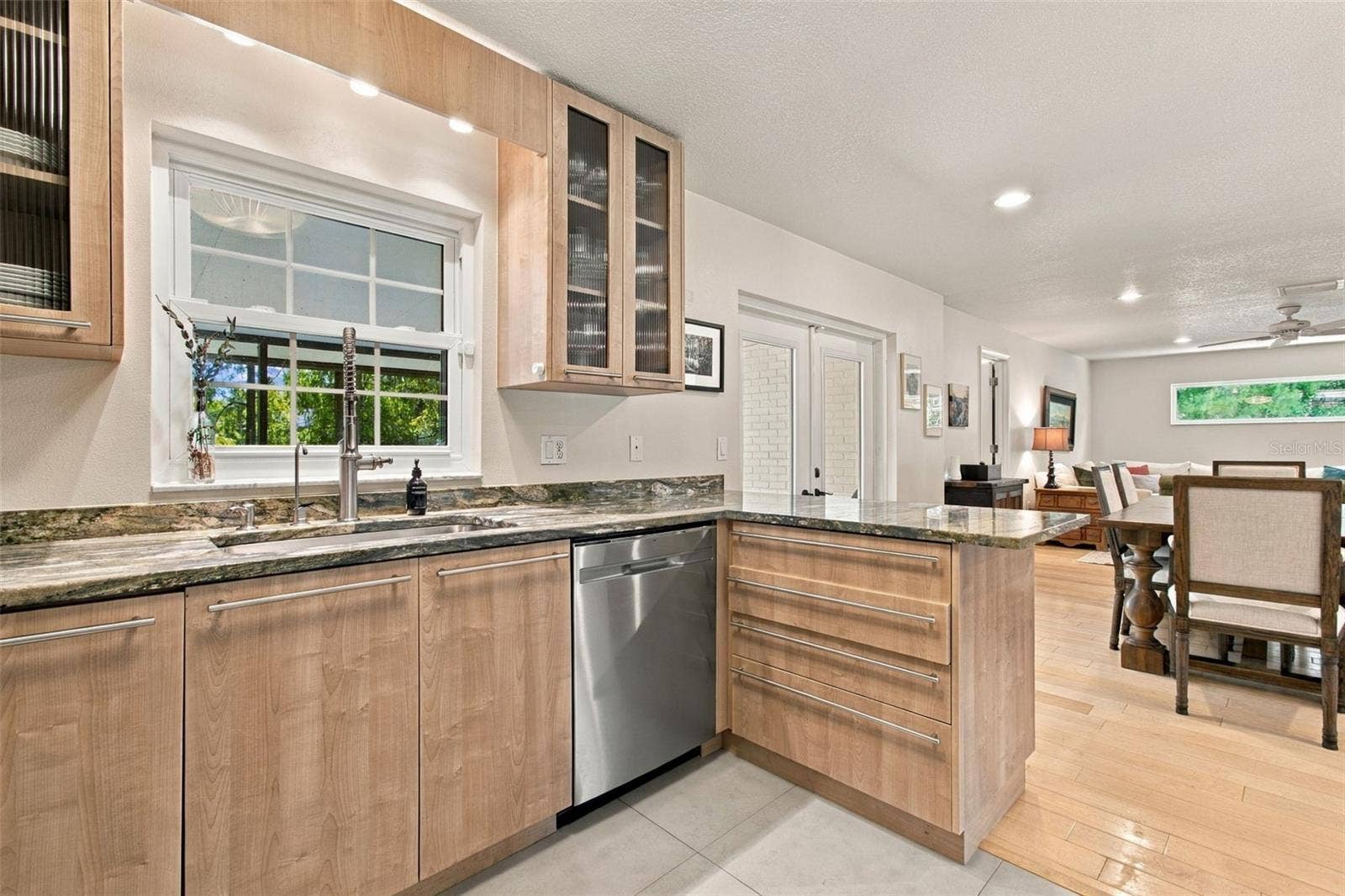 9450 ROBERTS ROAD, Odessa, FL 33556 Kitchen