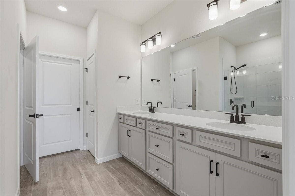 Primary Bath with Dual Sinks