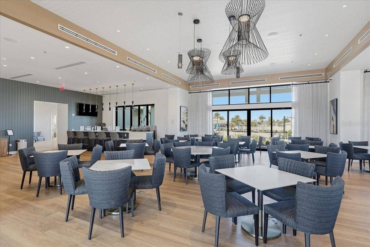 Clubhouse Dining