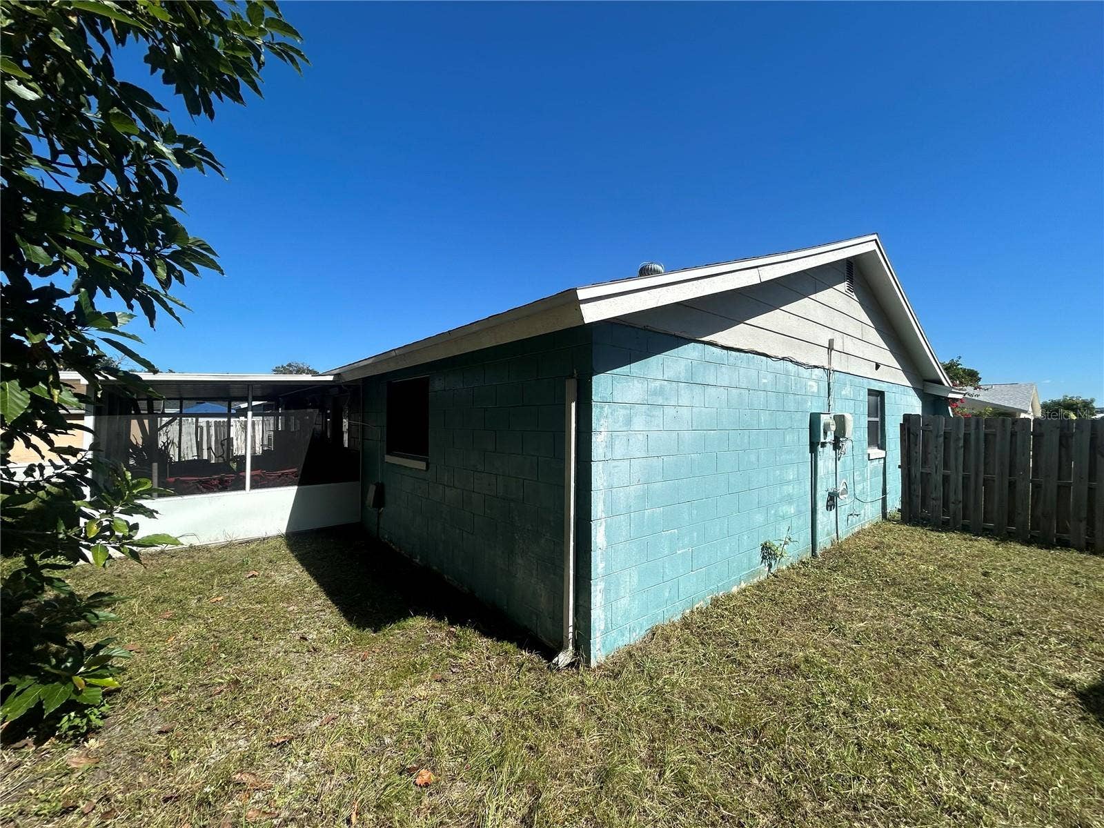 8906 PEPPERMILL COURT, Tampa, FL 33634