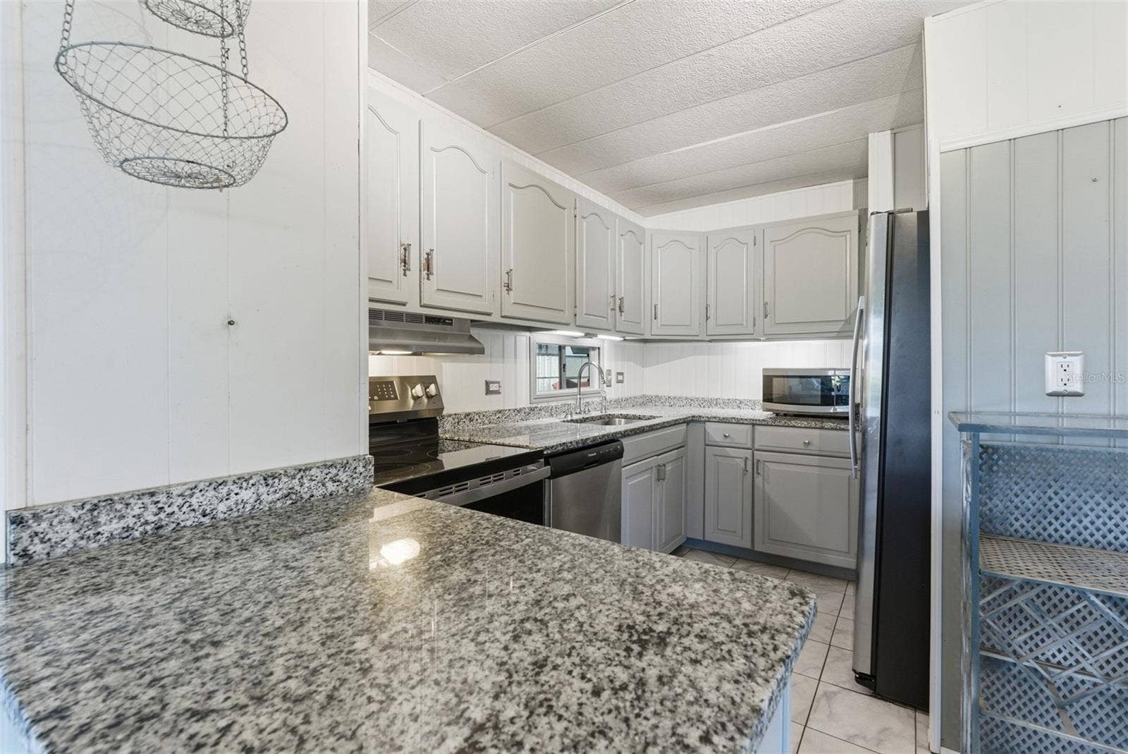 6147 RIDGEWOOD DRIVE, Zephyrhills, FL 33542 6147 RIDGEWOOD DRIVE, Zephyrhills, FL 33542