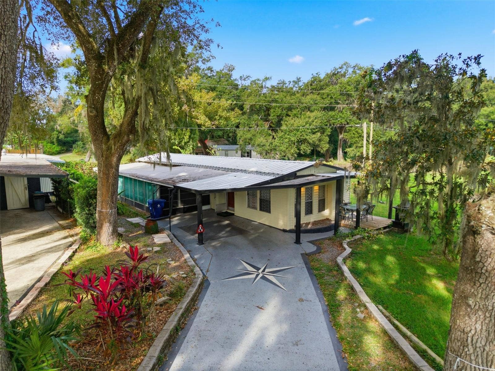 6147 RIDGEWOOD DRIVE, Zephyrhills, FL 33542 6147 RIDGEWOOD DRIVE, Zephyrhills, FL 33542