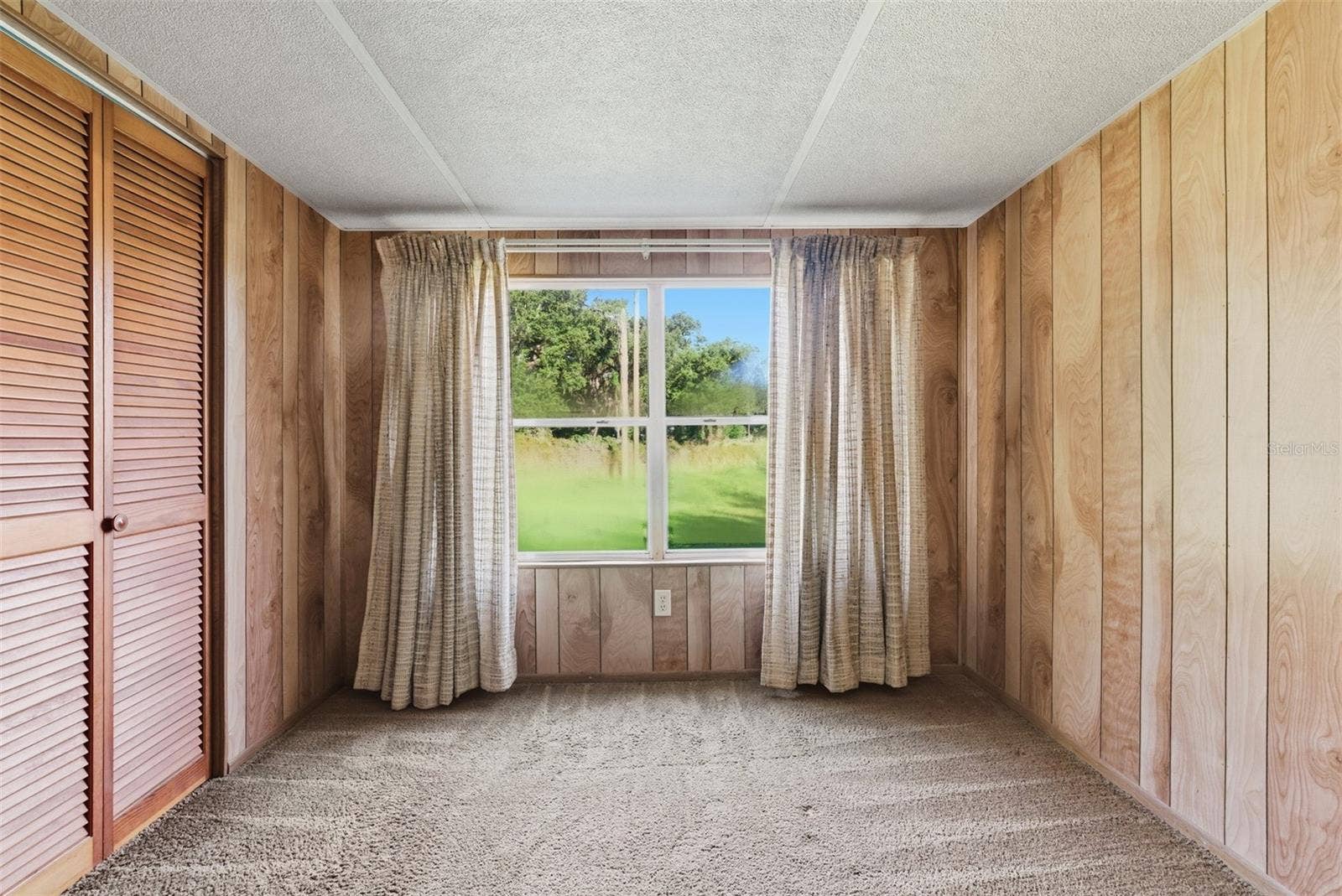 6147 RIDGEWOOD DRIVE, Zephyrhills, FL 33542 6147 RIDGEWOOD DRIVE, Zephyrhills, FL 33542