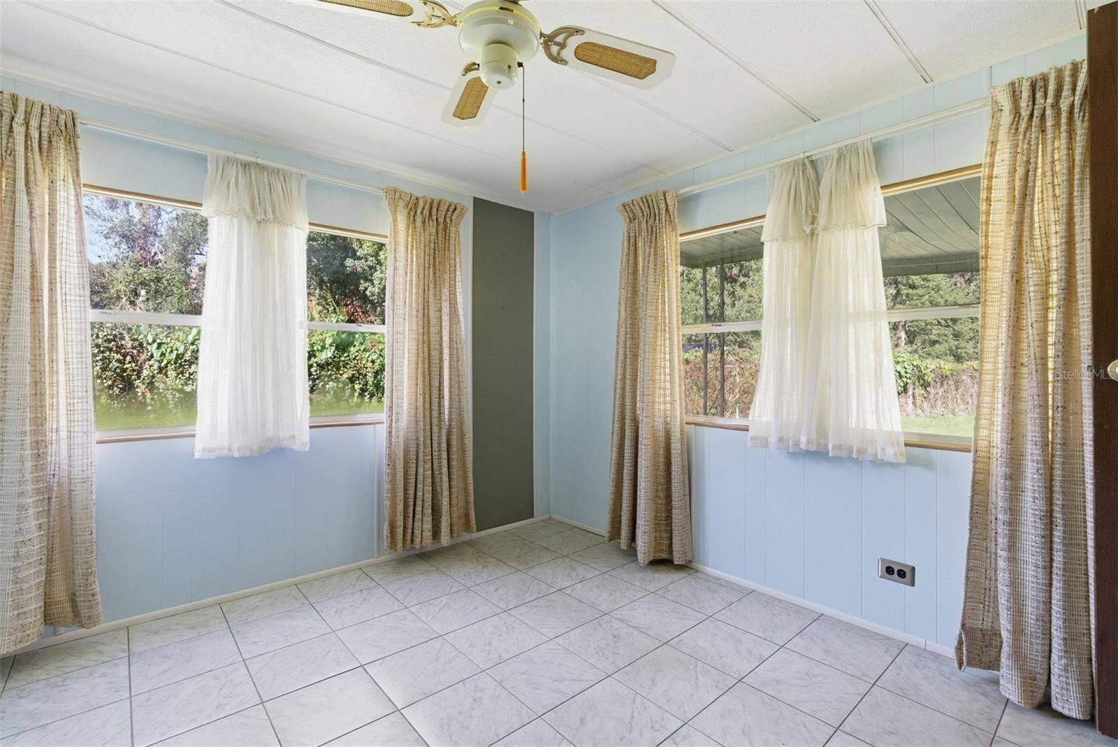 6147 RIDGEWOOD DRIVE, Zephyrhills, FL 33542 6147 RIDGEWOOD DRIVE, Zephyrhills, FL 33542