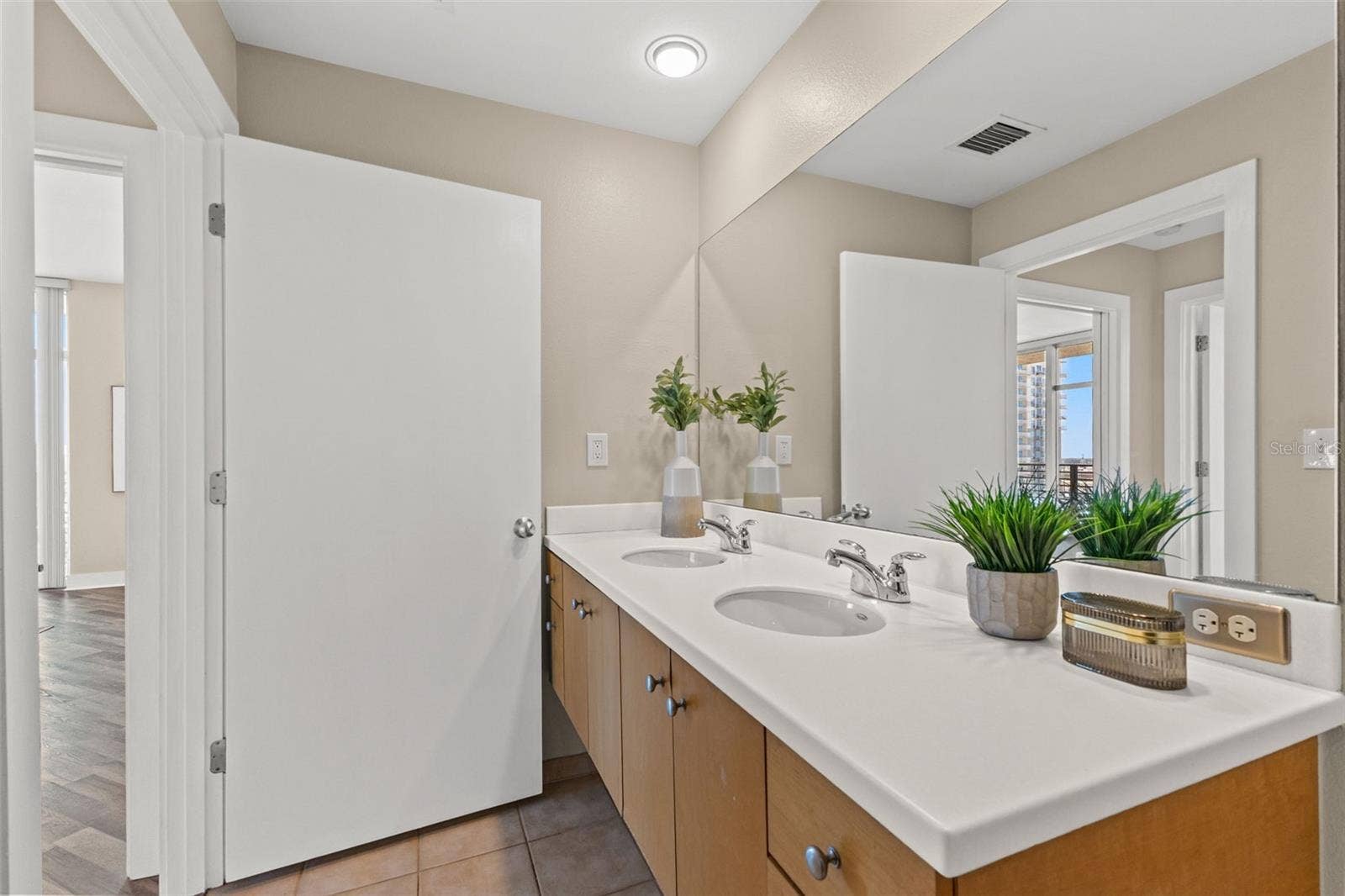 1120 E KENNEDY BOULEVARD, #1229, Tampa, FL 33602 1120 E KENNEDY BOULEVARD, #1229, Tampa, FL 33602