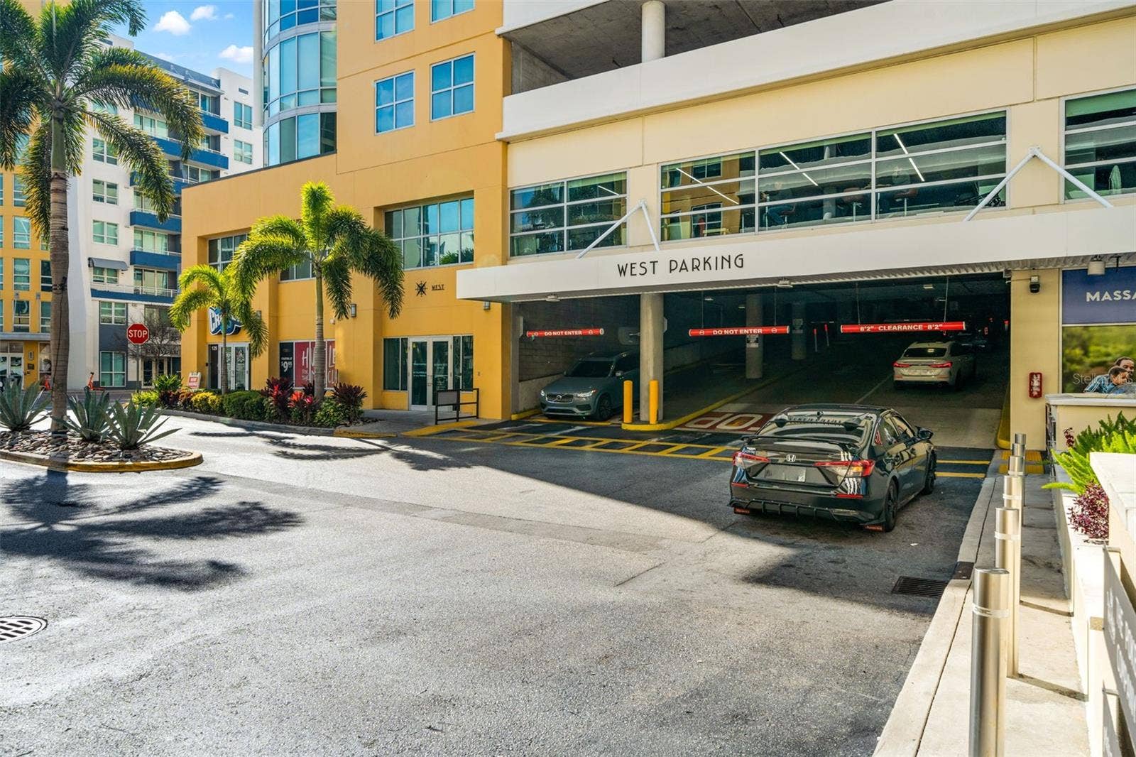 1120 E KENNEDY BOULEVARD, #1229, Tampa, FL 33602 attached parking deck