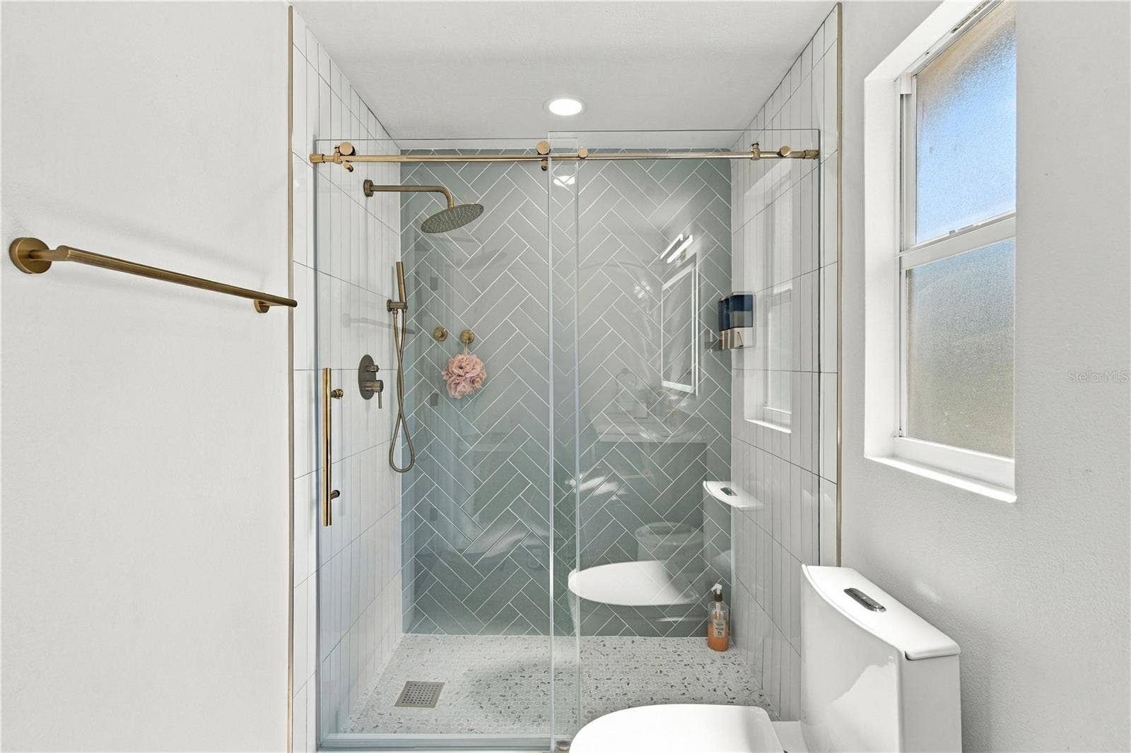 13824 CHERRY BROOK LANE, Tampa, FL 33618 MASTER BATH