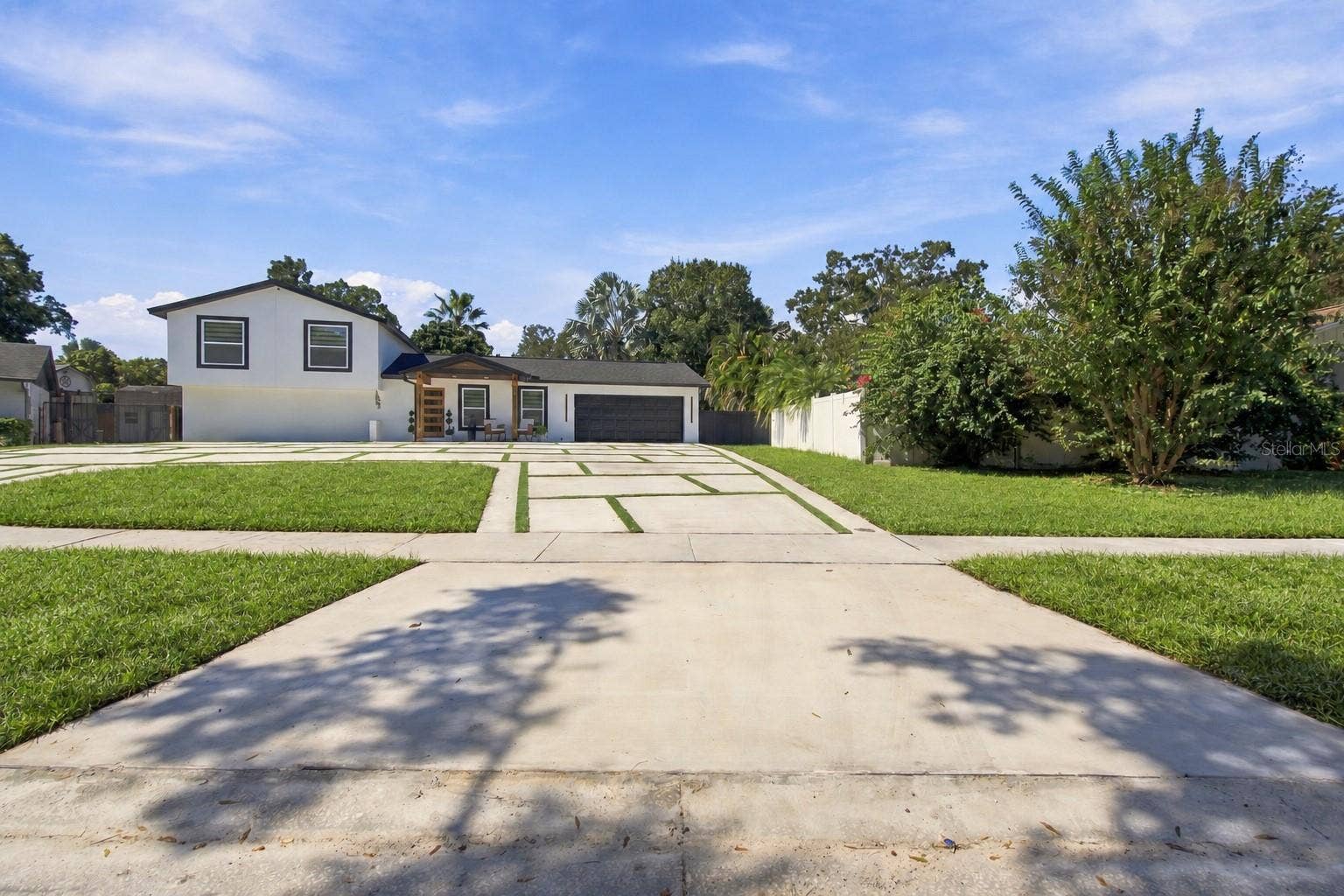 13824 CHERRY BROOK LANE, Tampa, FL 33618 FRONT VIEW