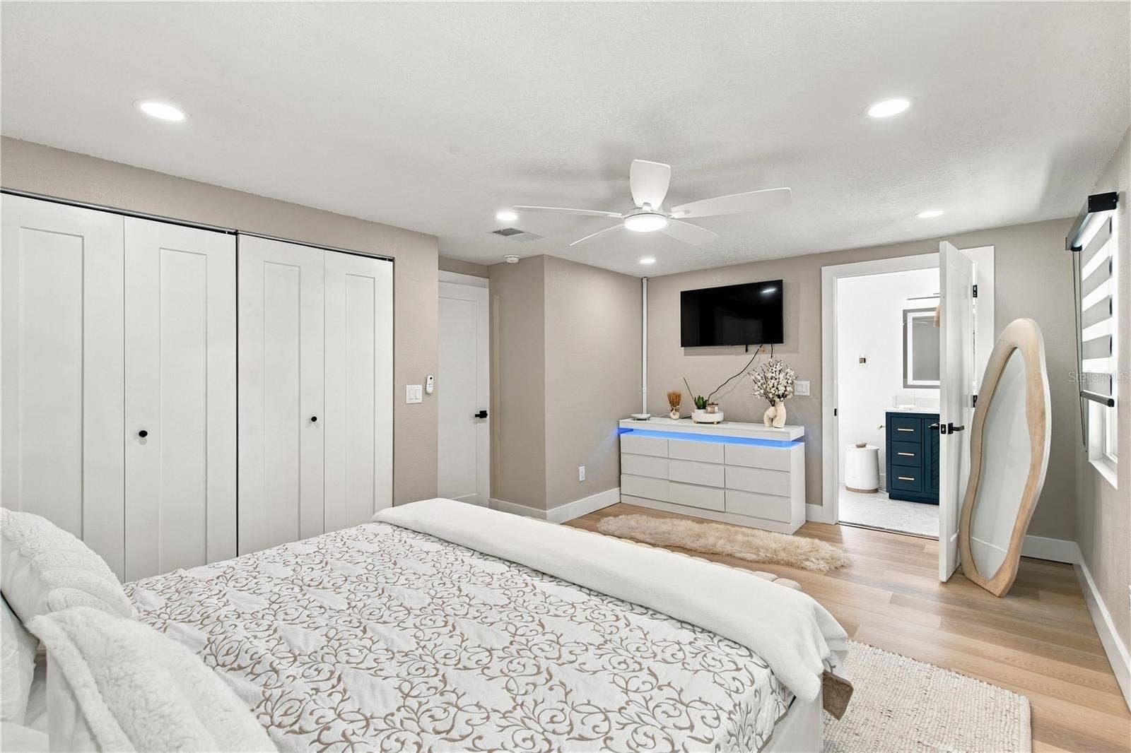 13824 CHERRY BROOK LANE, Tampa, FL 33618 MASTER BED