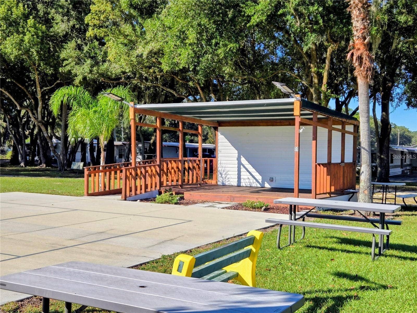 39326 HOMECREST DRIVE, Zephyrhills, FL 33542 39326 HOMECREST DRIVE, Zephyrhills, FL 33542