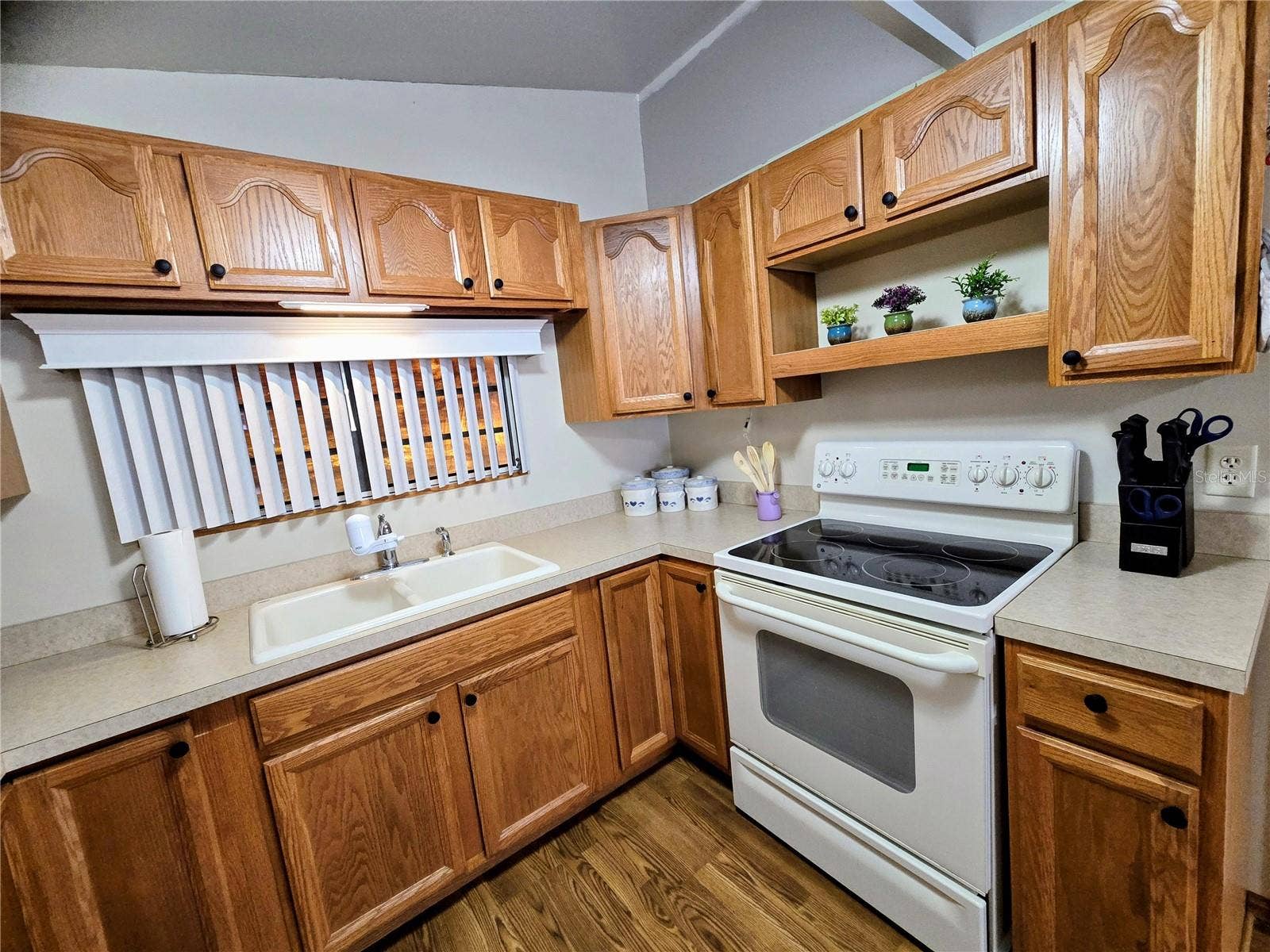 39326 HOMECREST DRIVE, Zephyrhills, FL 33542 39326 HOMECREST DRIVE, Zephyrhills, FL 33542