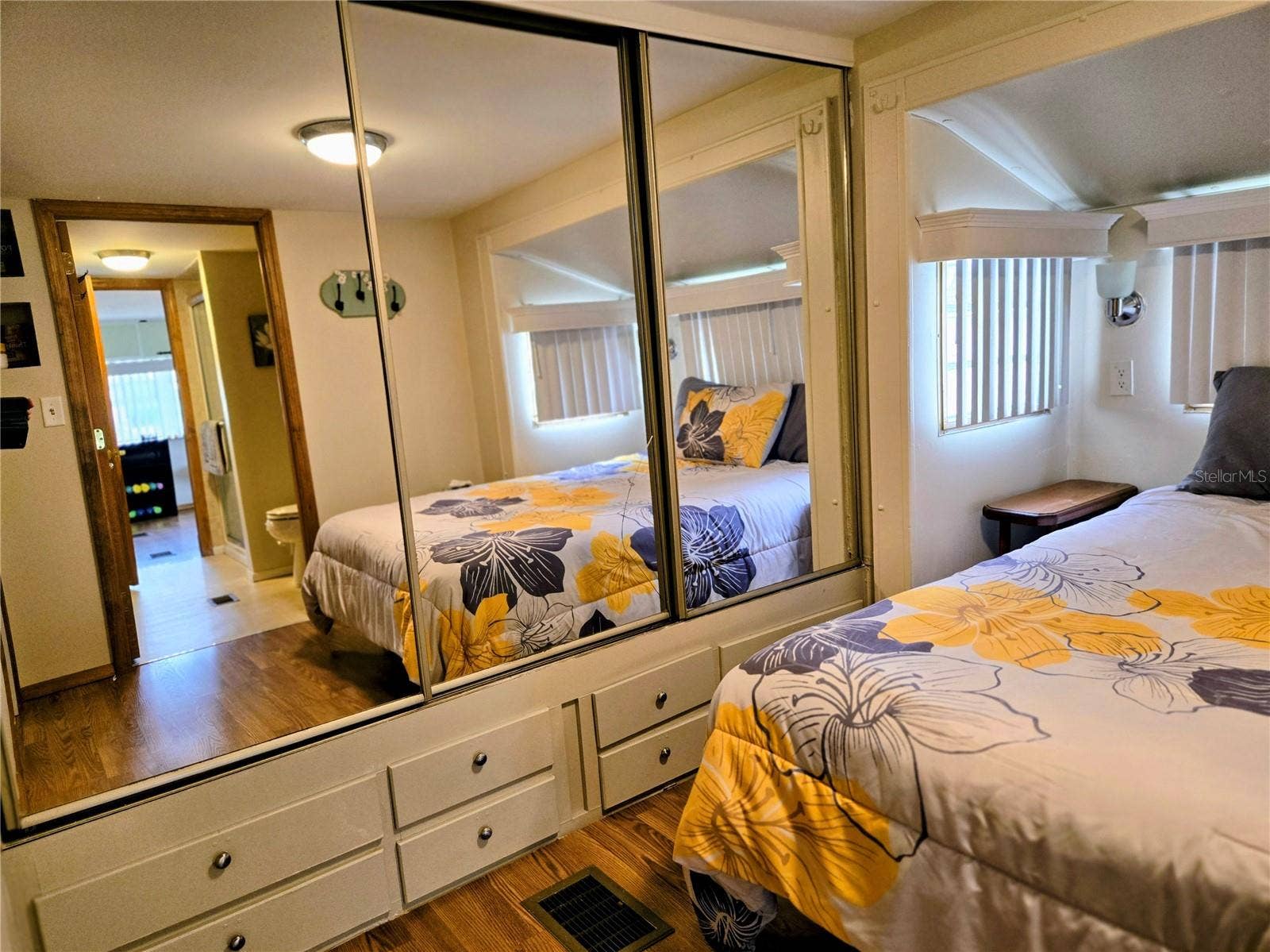 39326 HOMECREST DRIVE, Zephyrhills, FL 33542 39326 HOMECREST DRIVE, Zephyrhills, FL 33542
