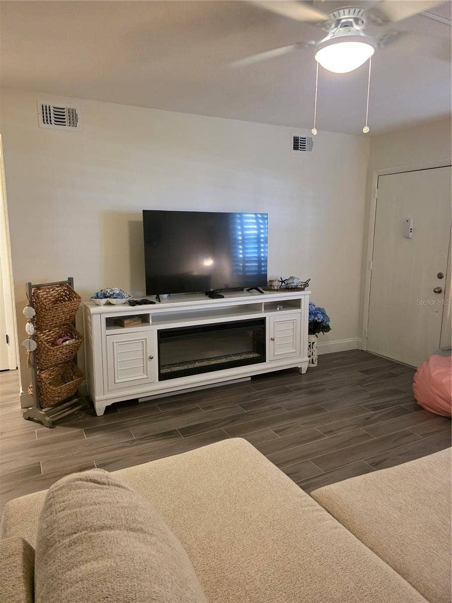 10033 64TH AVENUE N, #9, St Petersburg, FL 33708