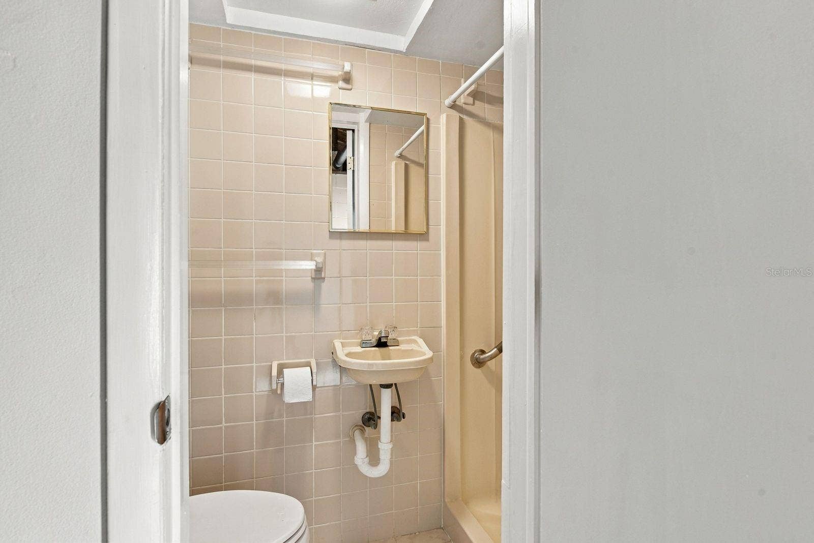 3606 LATIMER STREET, New Port Richey, FL 34652 2nd Full bath in garage