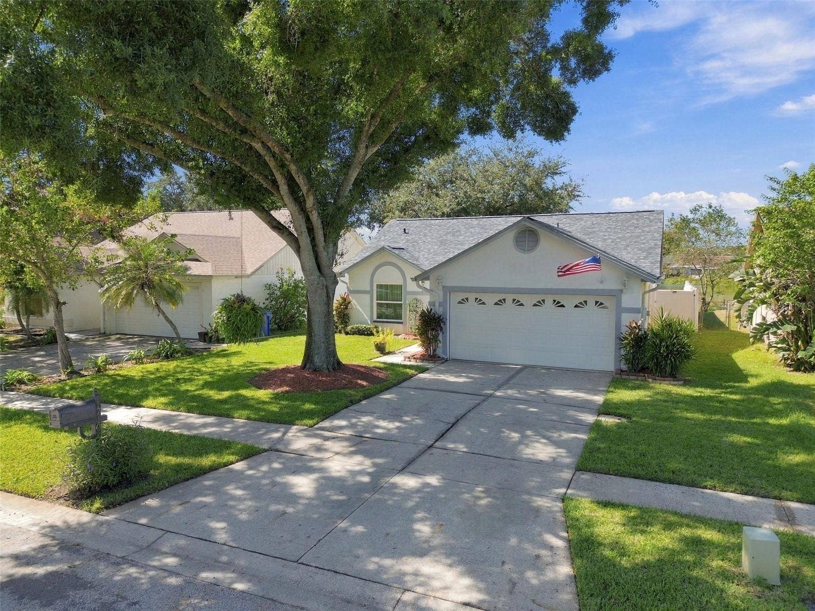 Front View/Drive-Way