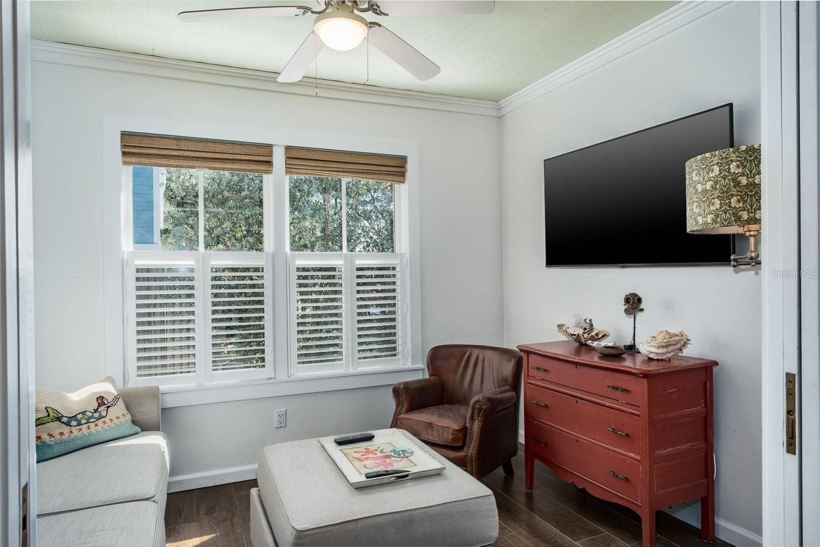 105 6TH AVENUE, St Pete Beach, FL 33706 Main Cottage Bedroom