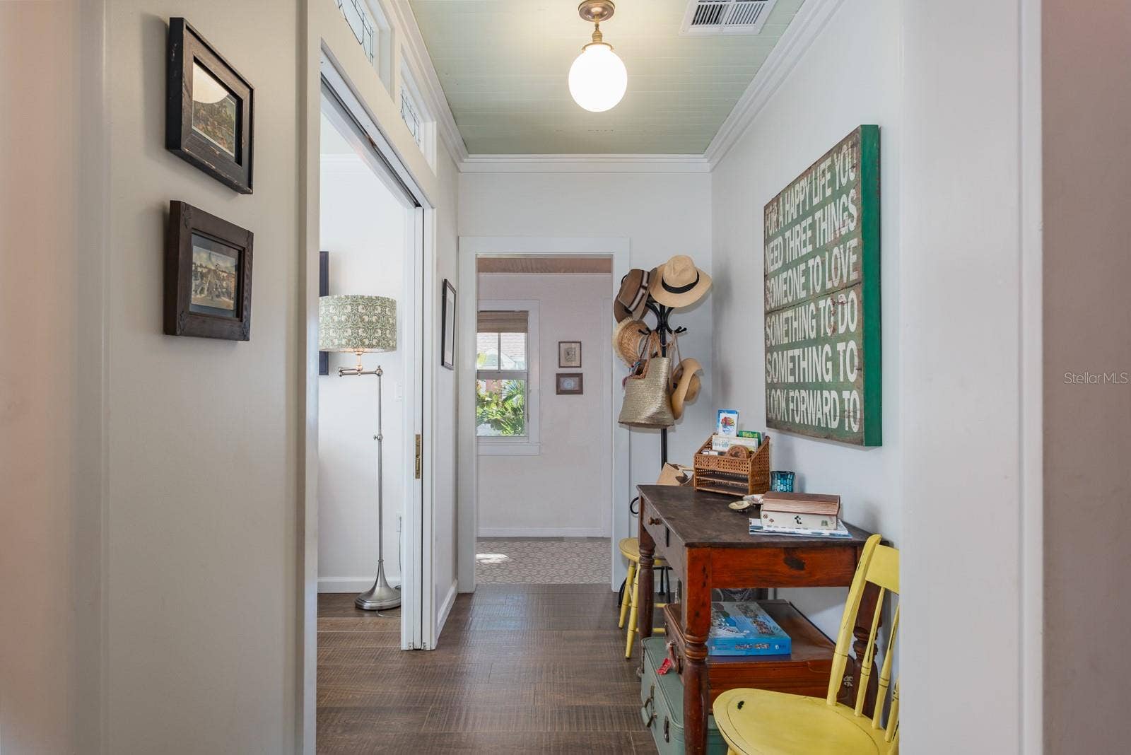 105 6TH AVENUE, St Pete Beach, FL 33706 Main Cottage