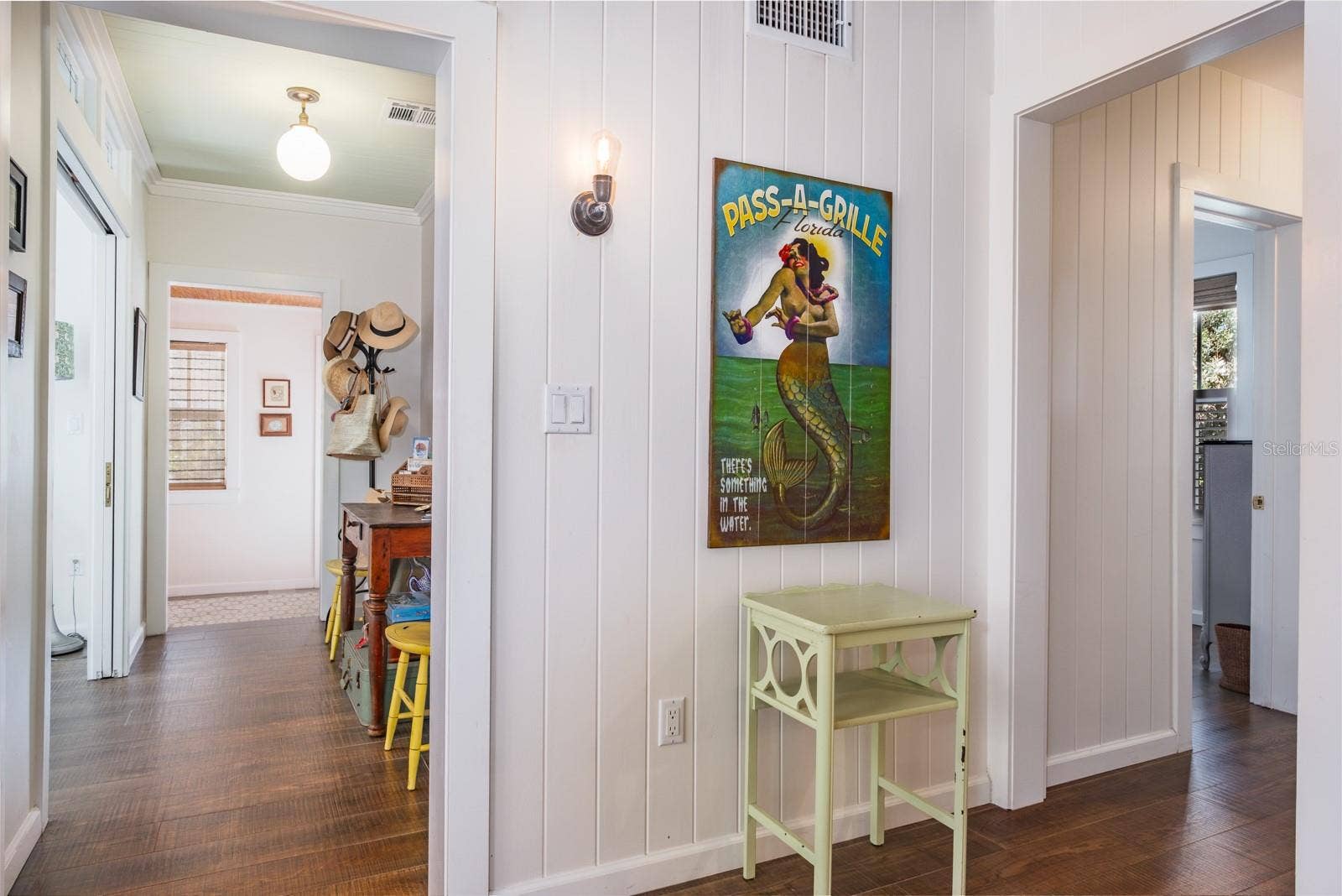 105 6TH AVENUE, St Pete Beach, FL 33706 Main Cottage