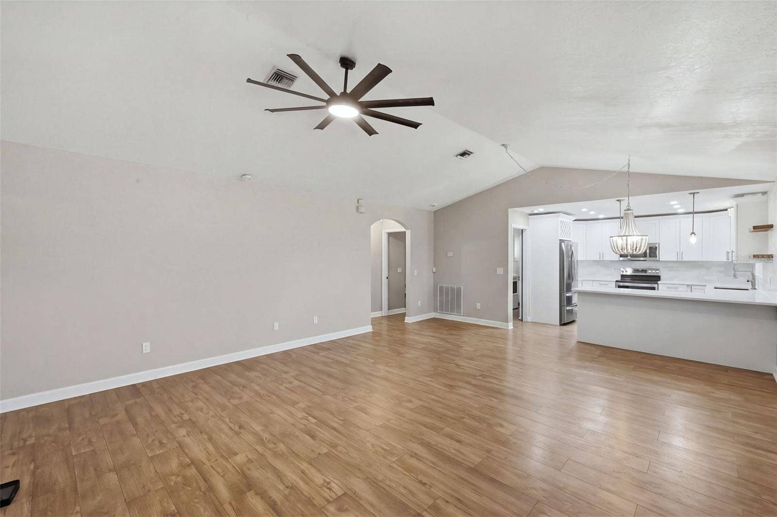11711 MESSLER ROAD, Gibsonton, FL 33534