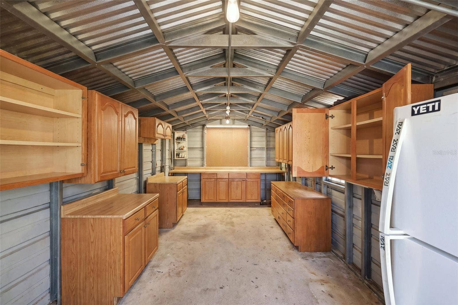 11711 MESSLER ROAD, Gibsonton, FL 33534