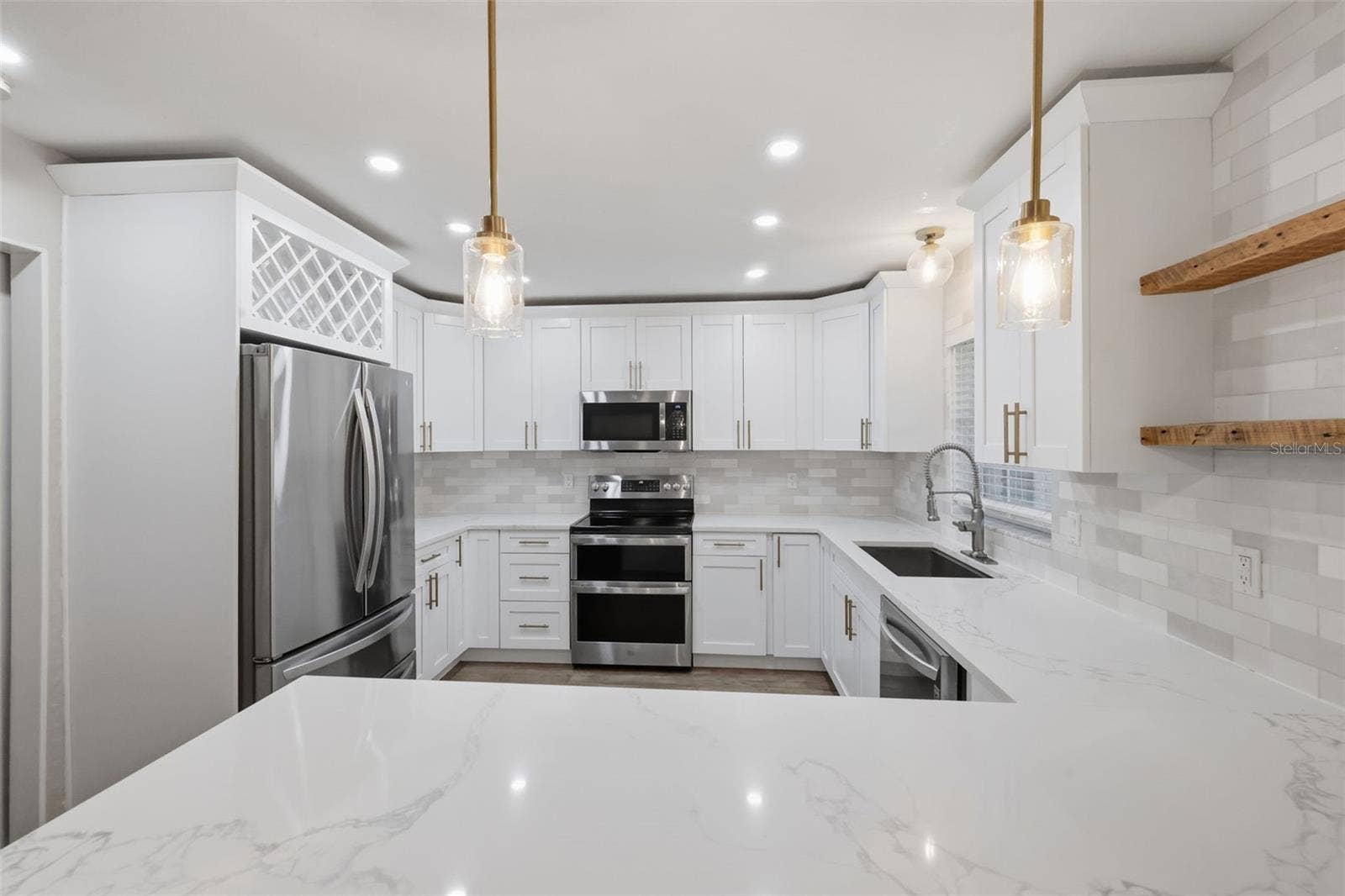 11711 MESSLER ROAD, Gibsonton, FL 33534