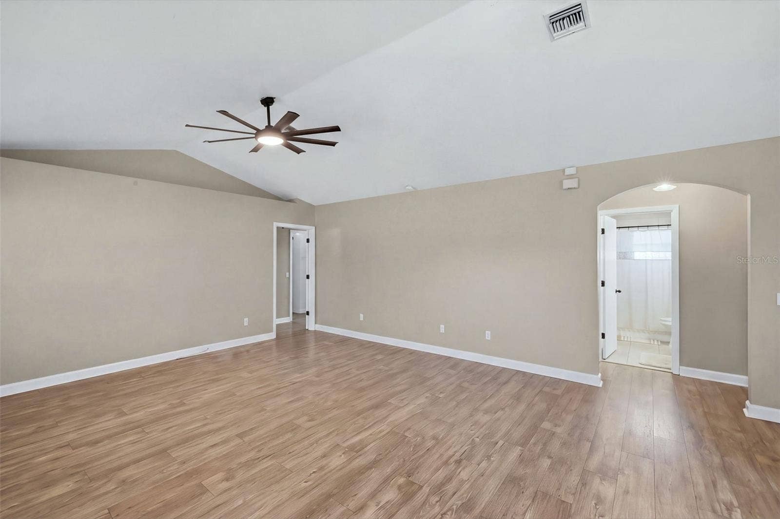 11711 MESSLER ROAD, Gibsonton, FL 33534