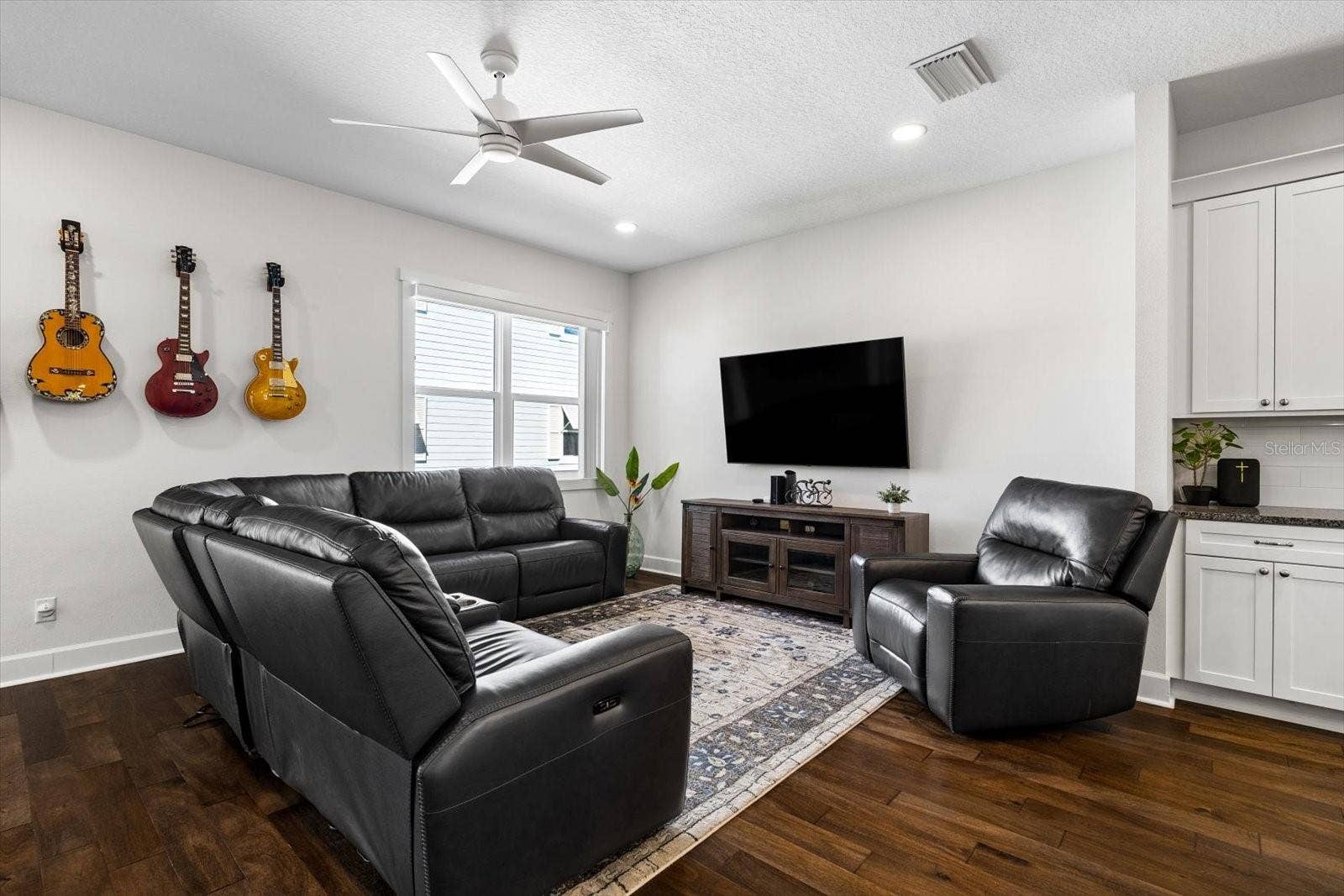 819 OAK BEND LANE, Dunedin, FL 34698 819 OAK BEND LANE, Dunedin, FL 34698