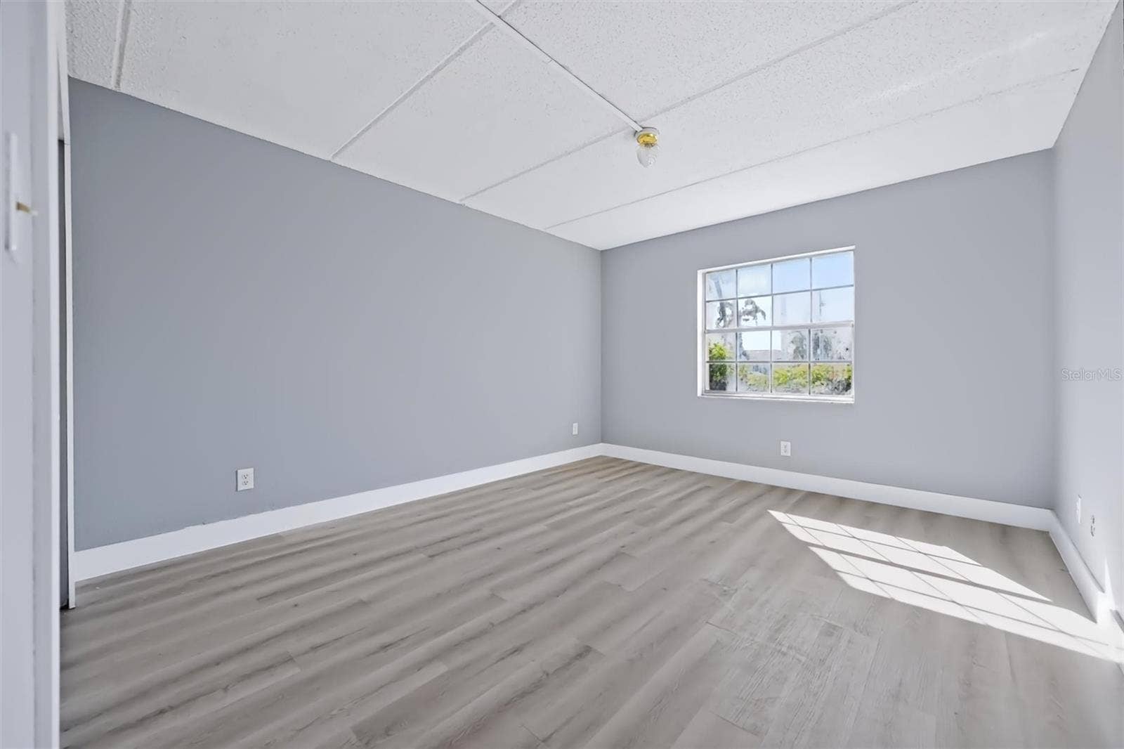 10365 PARADISE BOULEVARD, #5, Treasure Island, FL 33706 10365 PARADISE BOULEVARD, #5, Treasure Island, FL 33706