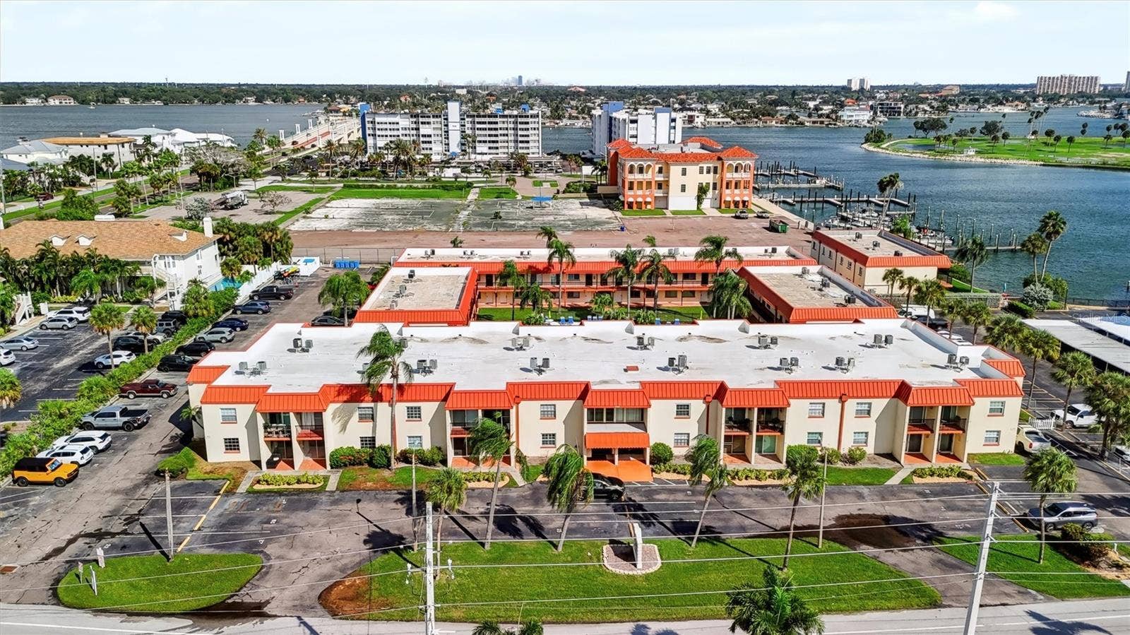 10365 PARADISE BOULEVARD, #5, Treasure Island, FL 33706 10365 PARADISE BOULEVARD, #5, Treasure Island, FL 33706