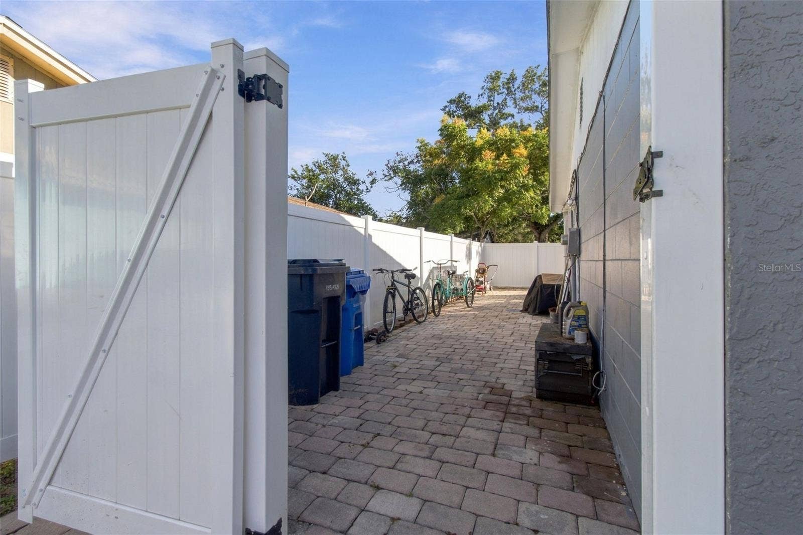 10118 WHEATLEY HILLS COURT, Tampa, FL 33615 10118 WHEATLEY HILLS COURT, Tampa, FL 33615