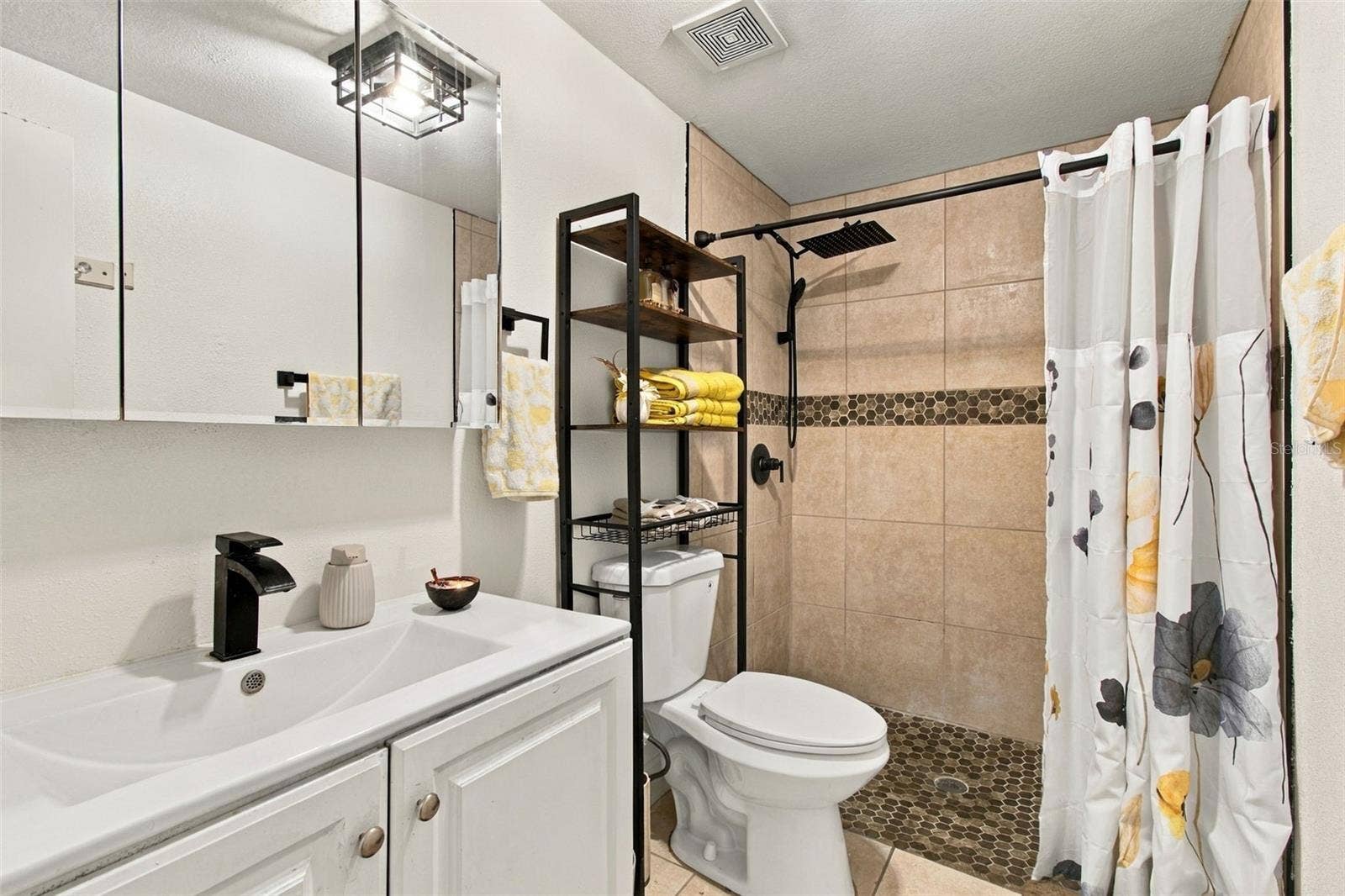 10118 WHEATLEY HILLS COURT, Tampa, FL 33615 10118 WHEATLEY HILLS COURT, Tampa, FL 33615