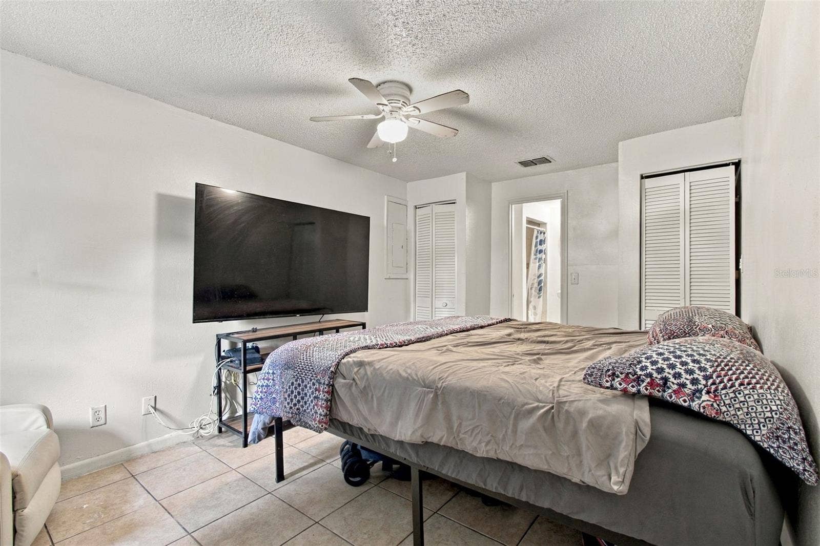 10118 WHEATLEY HILLS COURT, Tampa, FL 33615 10118 WHEATLEY HILLS COURT, Tampa, FL 33615