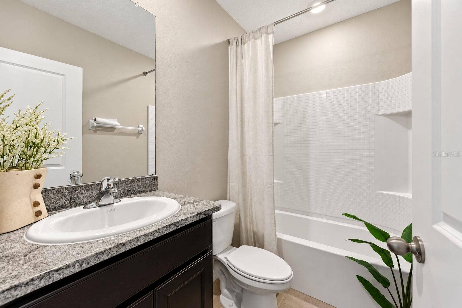 Bathroom with tub and shower - 5126 Jackel Chase Dr, Wimauma