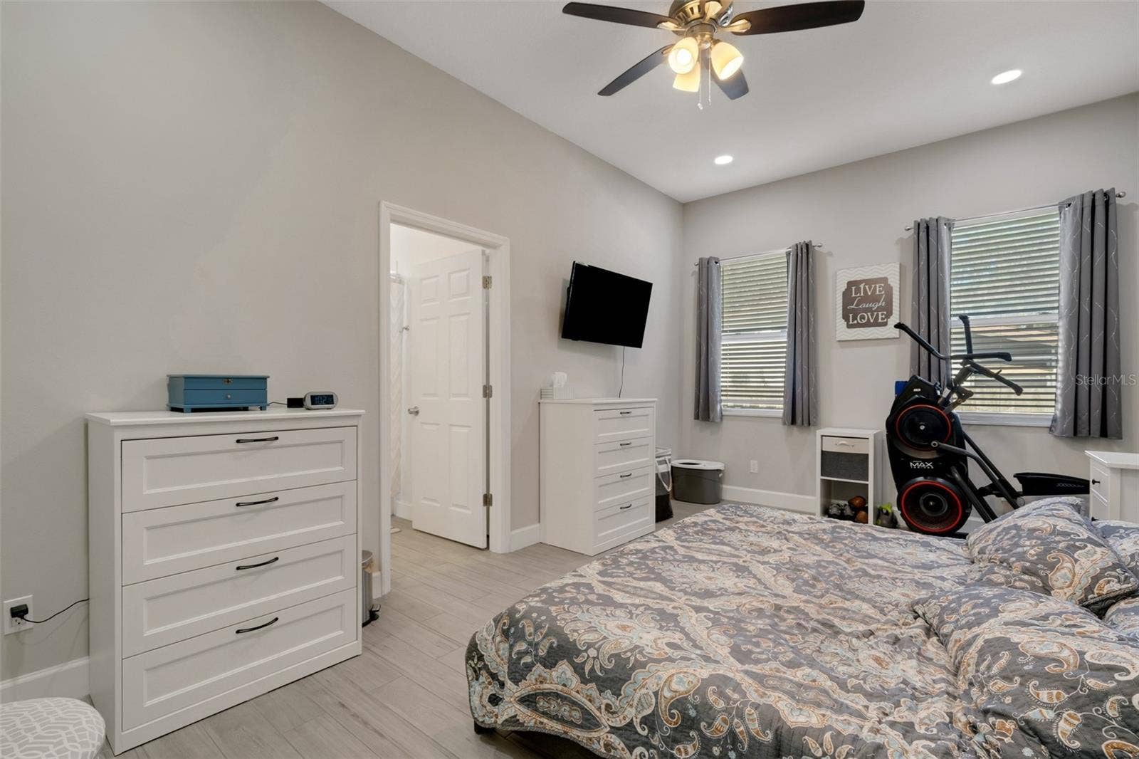 1615 WILMAR AVENUE, Tarpon Springs, FL 34689 1615 WILMAR AVENUE, Tarpon Springs, FL 34689