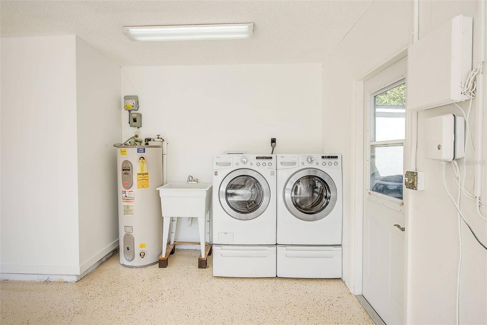 1902 42ND STREET W, Bradenton, FL 34205 1902 42ND STREET W, Bradenton, FL 34205
