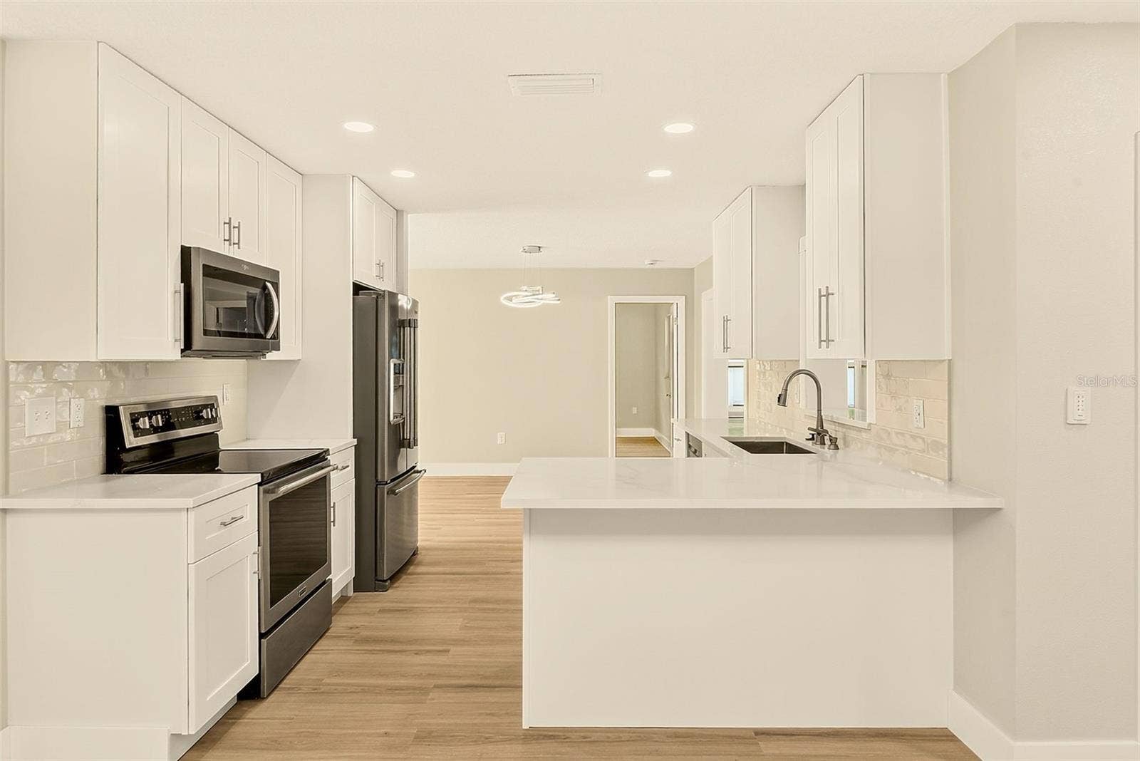 1902 42ND STREET W, Bradenton, FL 34205 1902 42ND STREET W, Bradenton, FL 34205