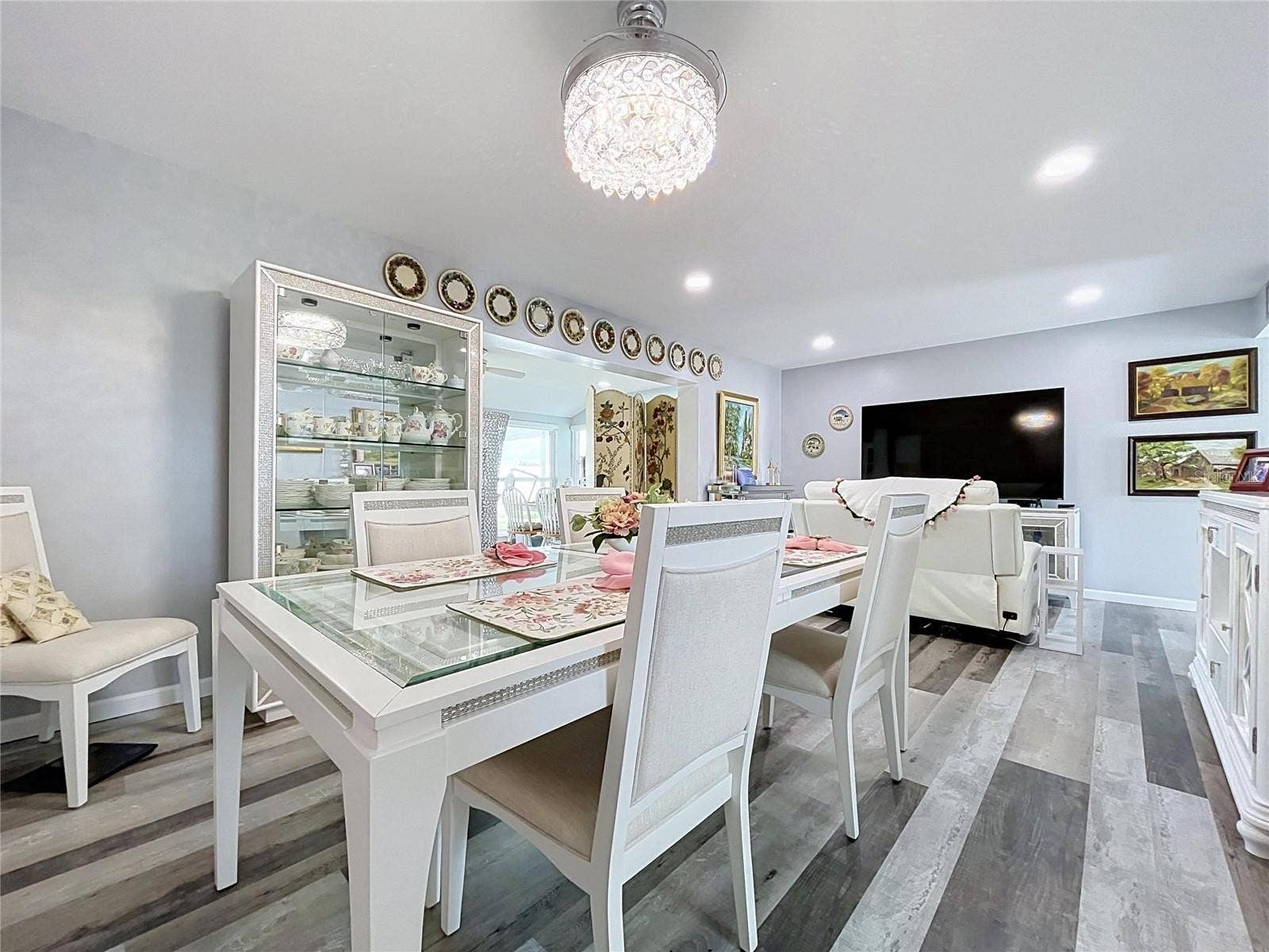 621 OAKMONT AVENUE, Sun City Center, FL 33573 621 OAKMONT AVENUE, Sun City Center, FL 33573