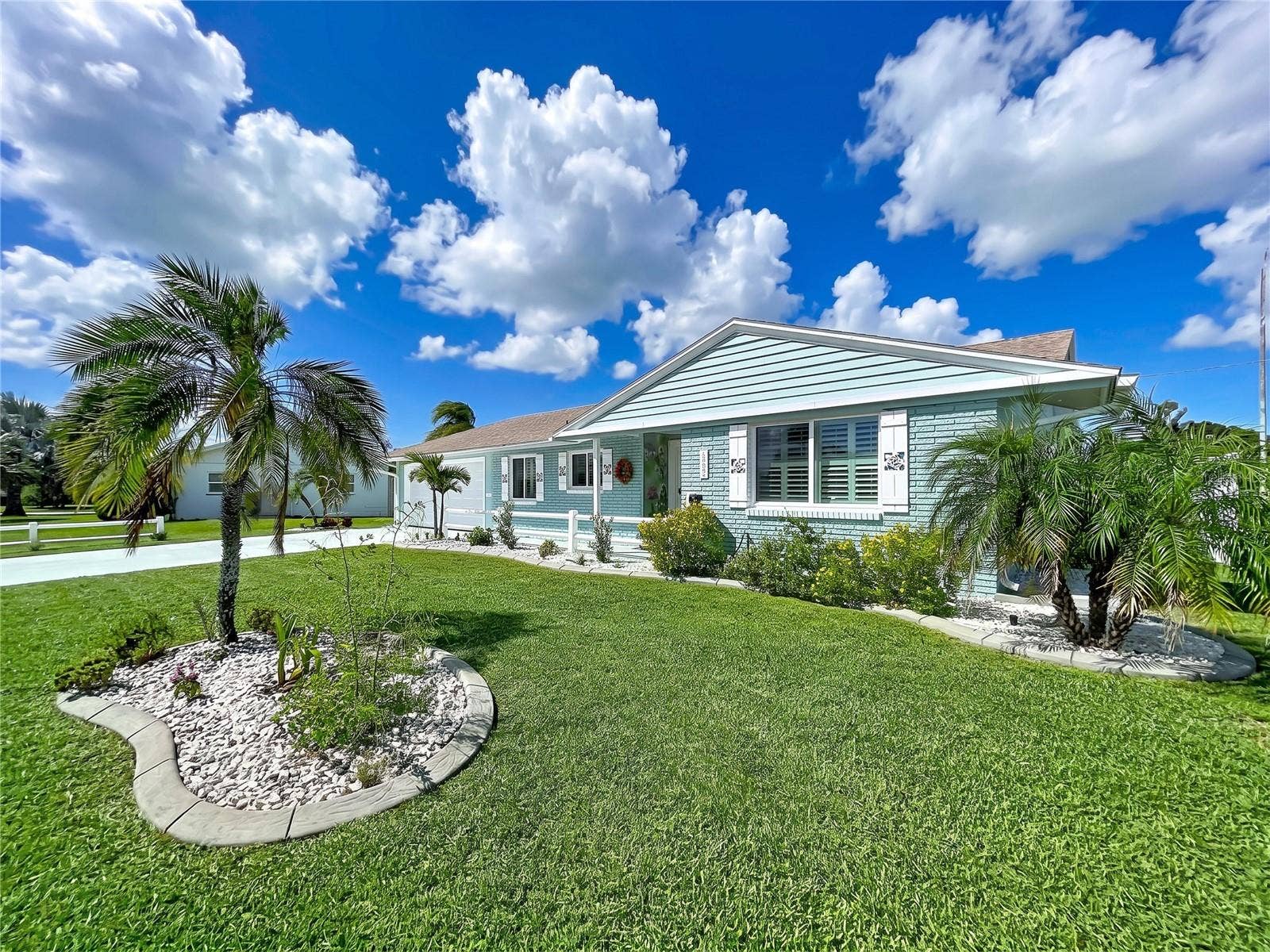 621 OAKMONT AVENUE, Sun City Center, FL 33573 621 OAKMONT AVENUE, Sun City Center, FL 33573