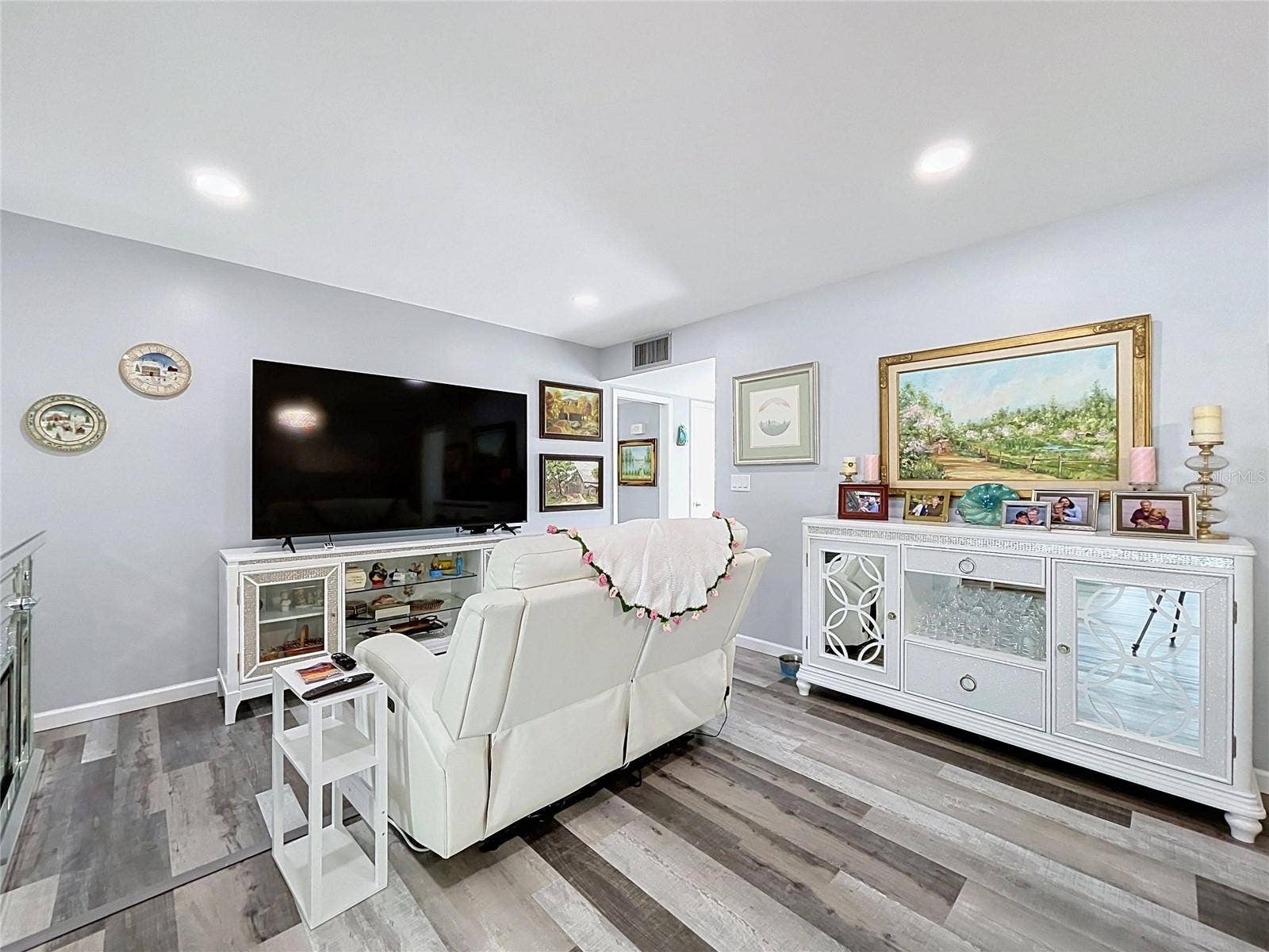 621 OAKMONT AVENUE, Sun City Center, FL 33573 621 OAKMONT AVENUE, Sun City Center, FL 33573