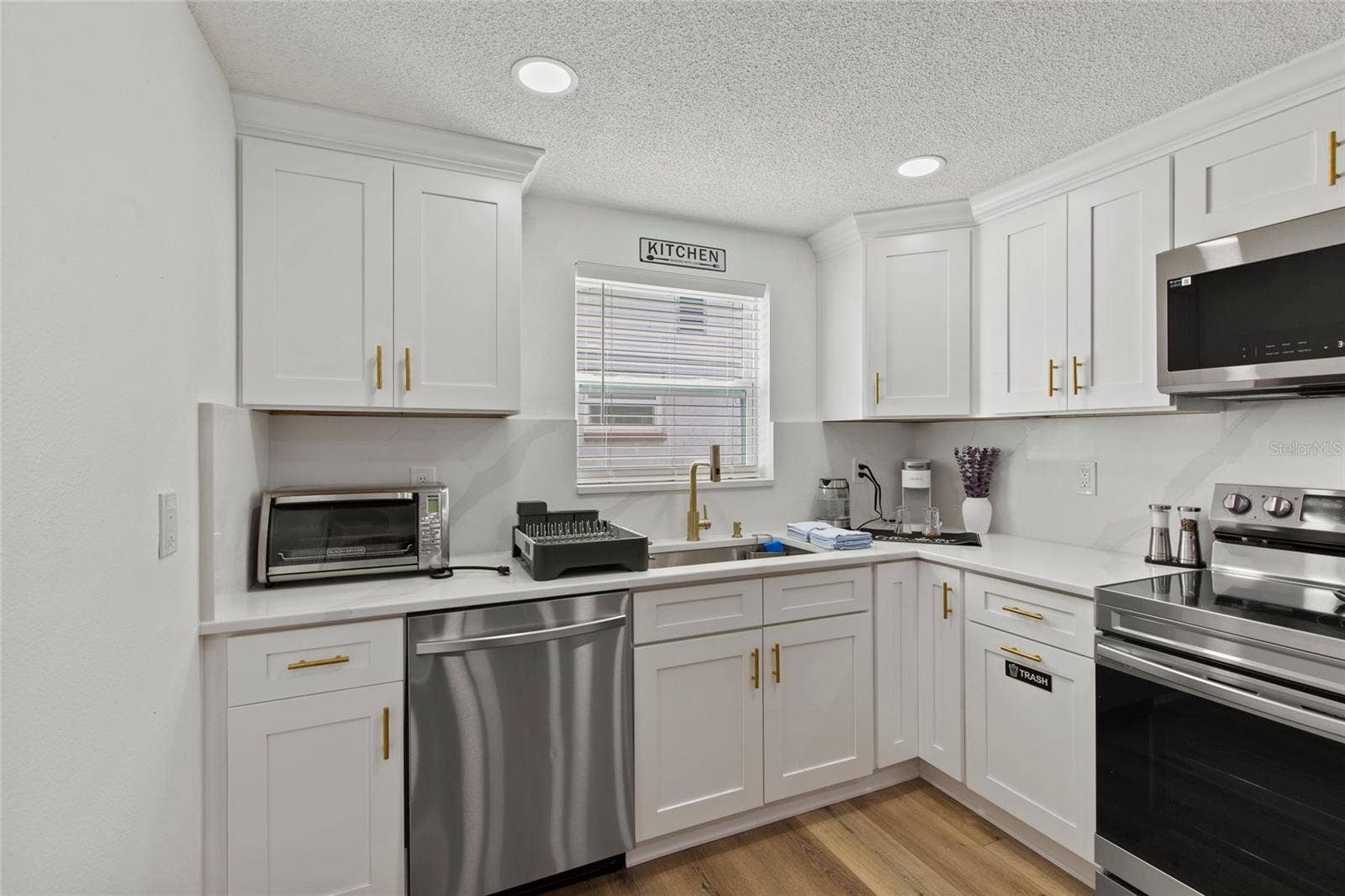 1752 FAIRFIELD STREET, Holiday, FL 34691