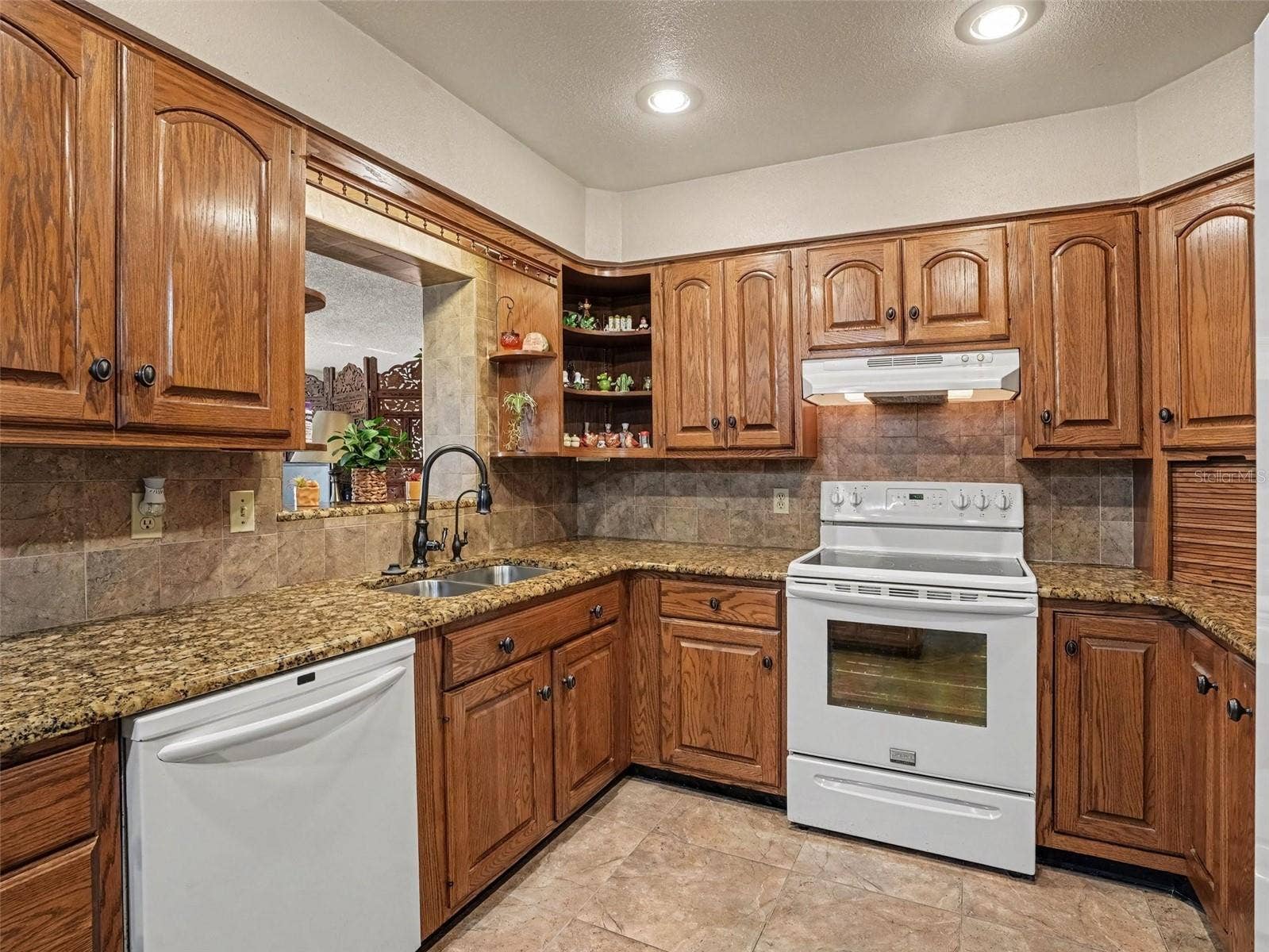 1208 PLEASANT PLACE, Lakeland, FL 33801 1208 PLEASANT PLACE, Lakeland, FL 33801
