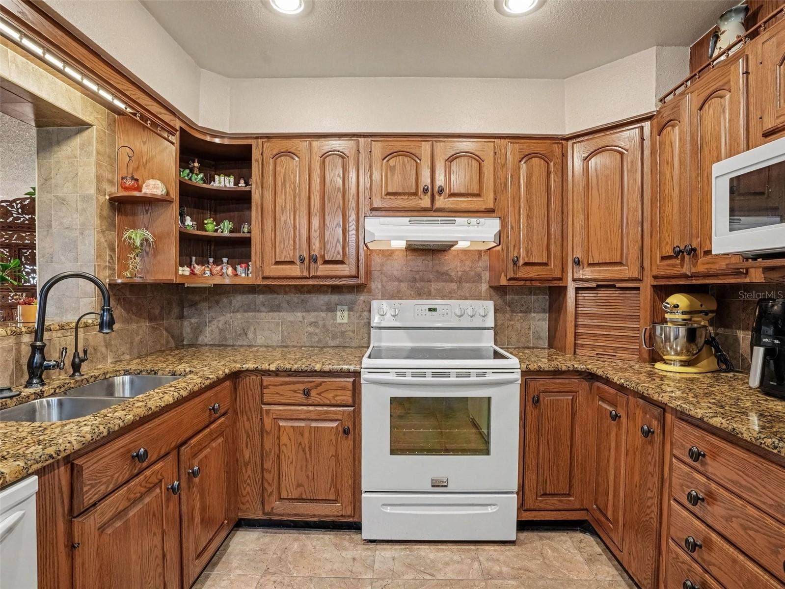 1208 PLEASANT PLACE, Lakeland, FL 33801 1208 PLEASANT PLACE, Lakeland, FL 33801