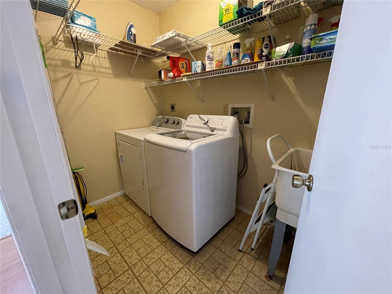 12935 PEBBLE BEACH CIRCLE, Hudson, FL 34667 12935 PEBBLE BEACH CIRCLE, Hudson, FL 34667