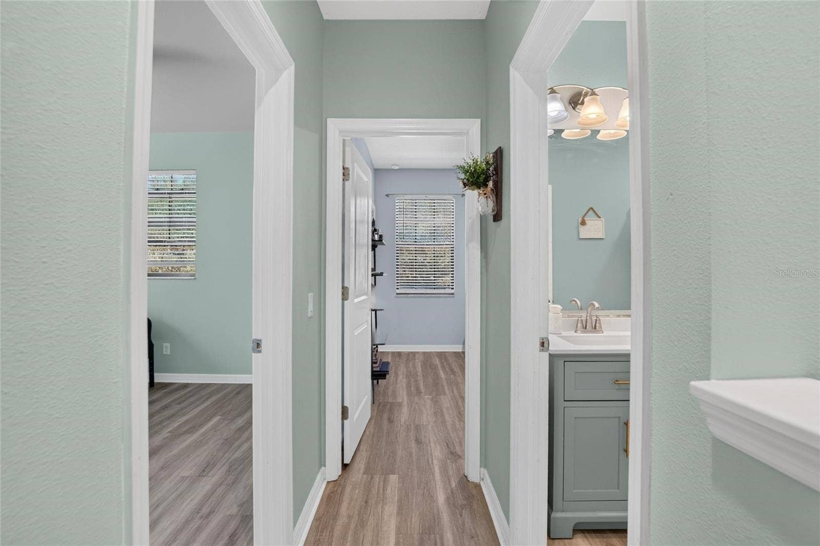 5604 BALCONY BRIDGE PLACE, Lithia, FL 33547 5604 BALCONY BRIDGE PLACE, Lithia, FL 33547
