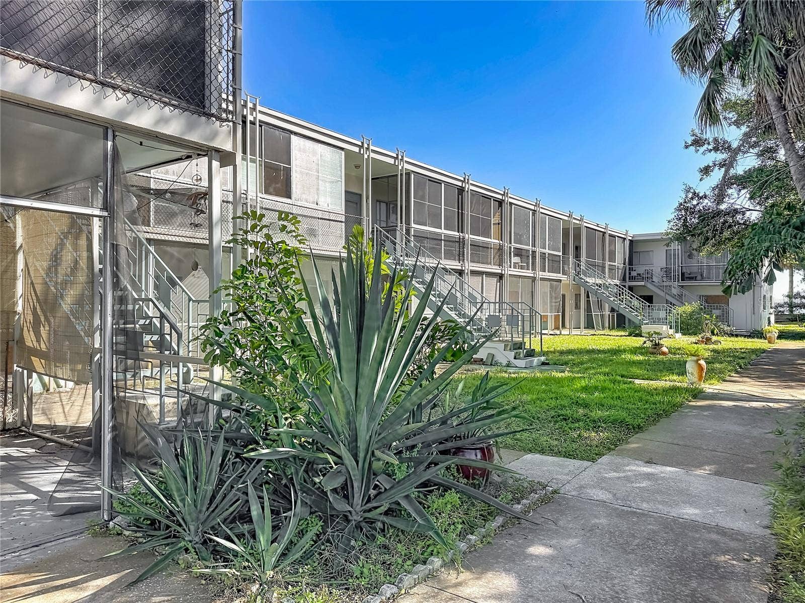 4902 31ST AVENUE S, #101, Gulfport, FL 33707 4902 31ST AVENUE S, #101, Gulfport, FL 33707