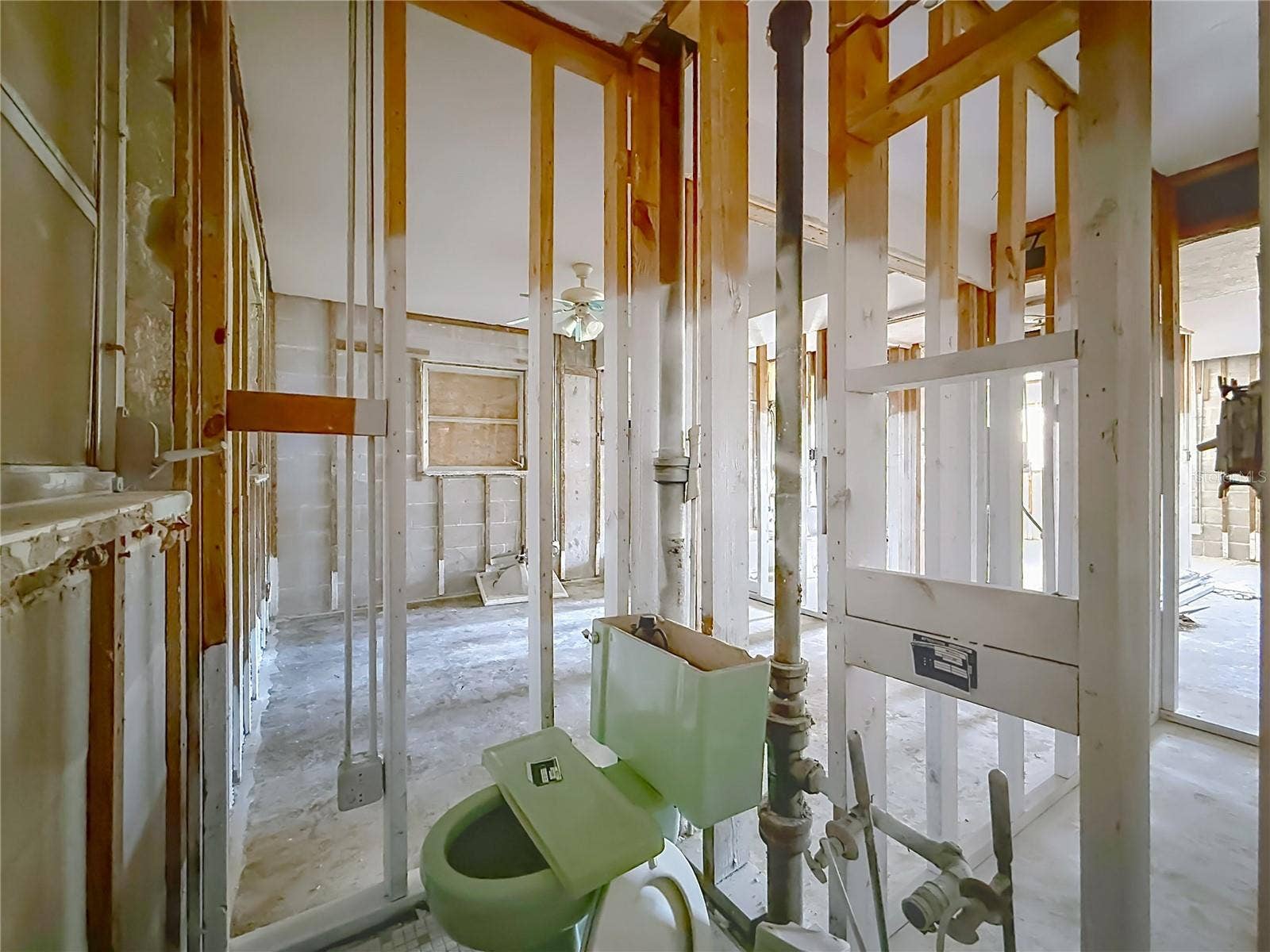 4902 31ST AVENUE S, #101, Gulfport, FL 33707 Primary 1/2 Bath