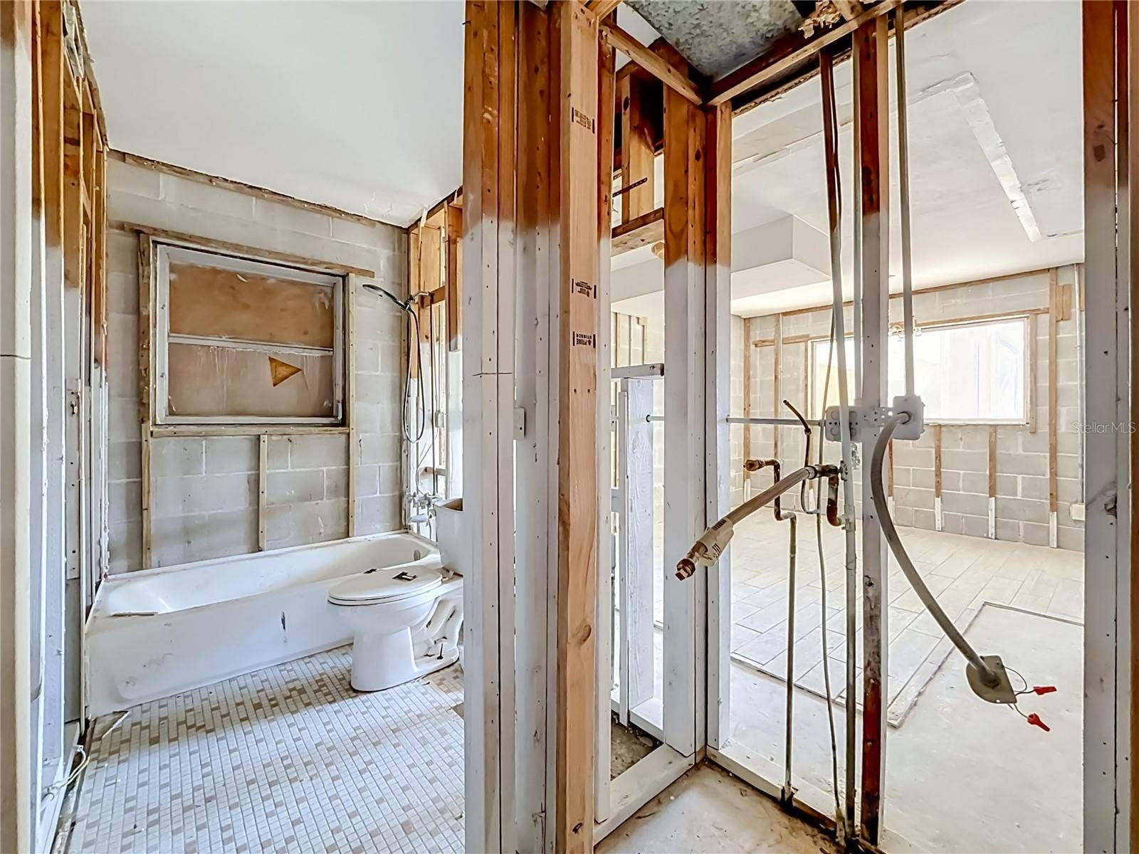 4902 31ST AVENUE S, #101, Gulfport, FL 33707 Hall Bath